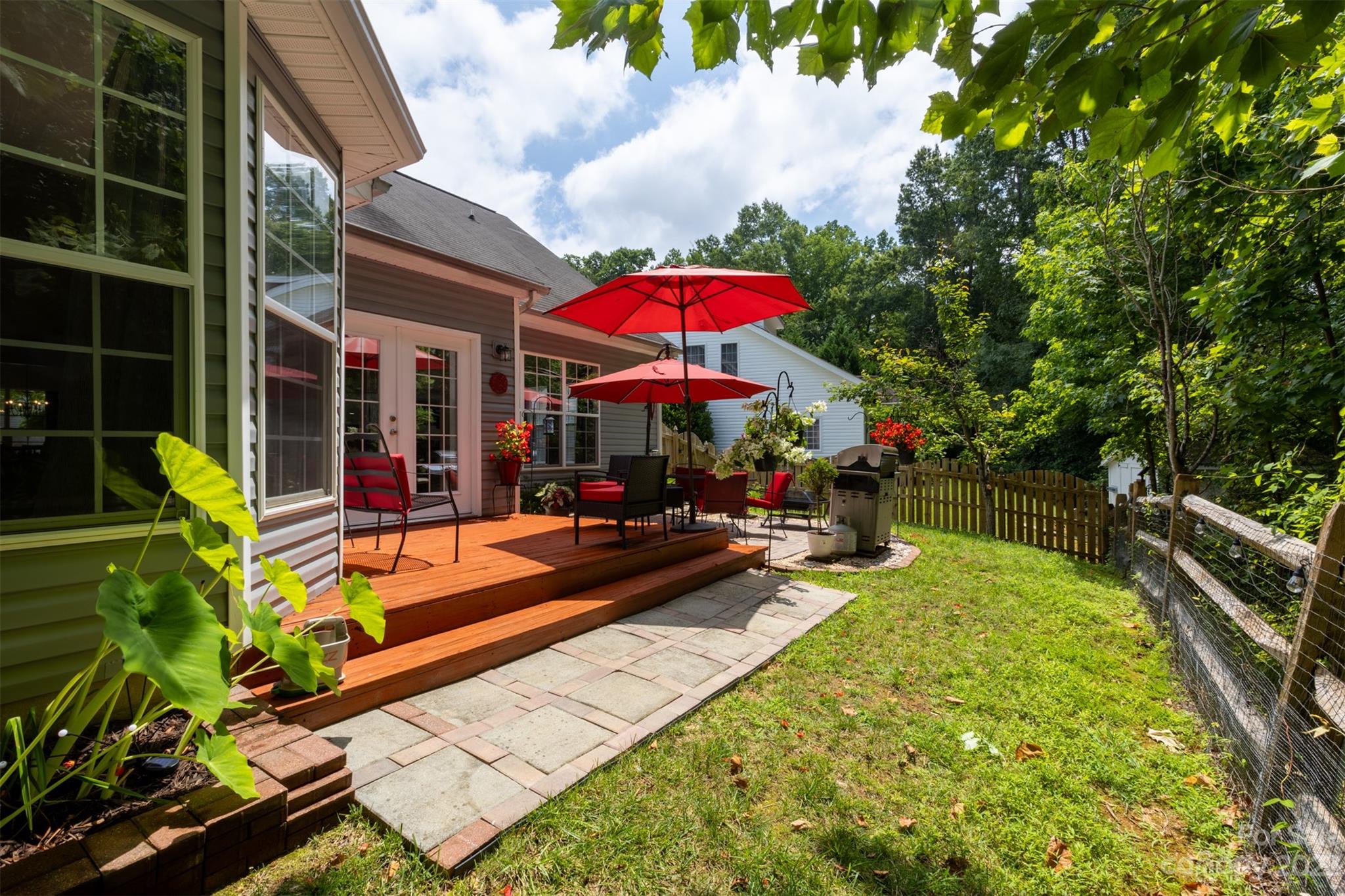 6725 Colonial Garden Drive