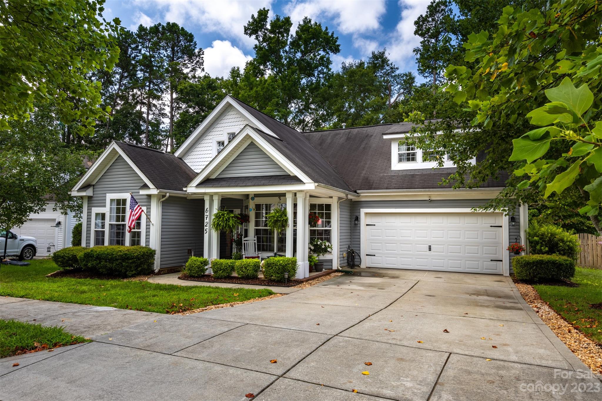 6725 Colonial Garden Drive