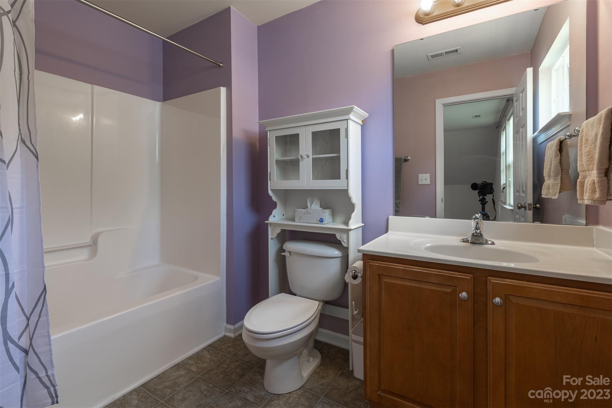6725 Colonial Garden Drive