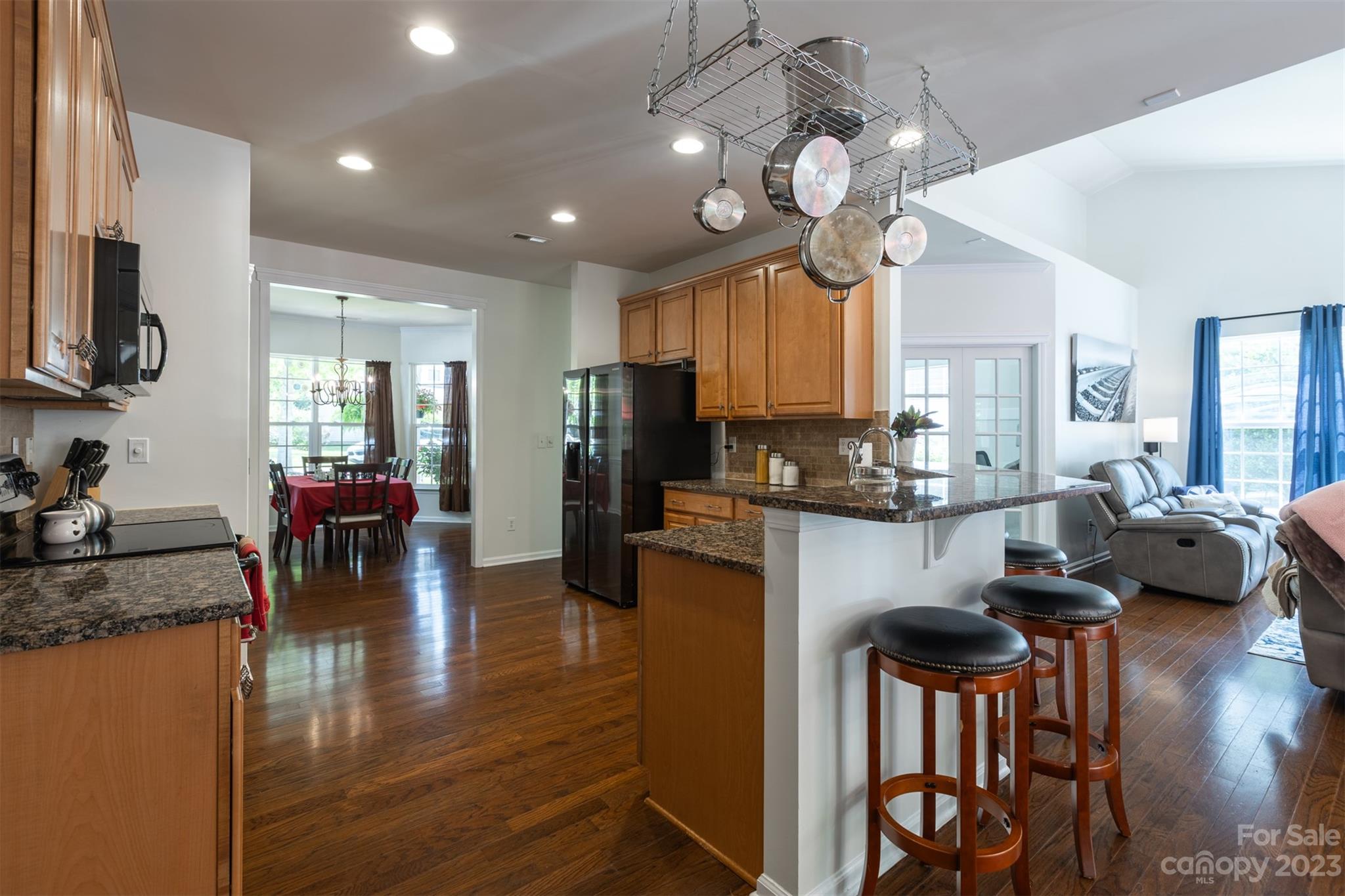 6725 Colonial Garden Drive