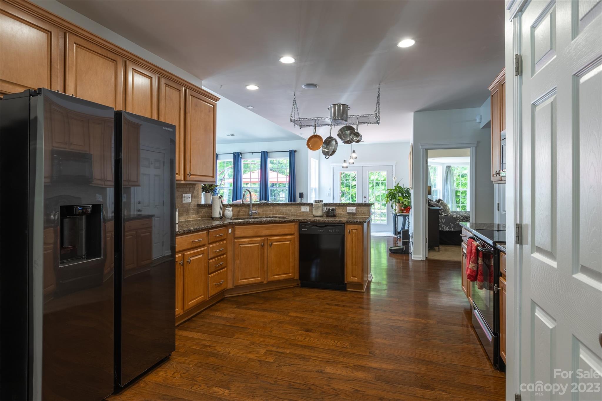 6725 Colonial Garden Drive