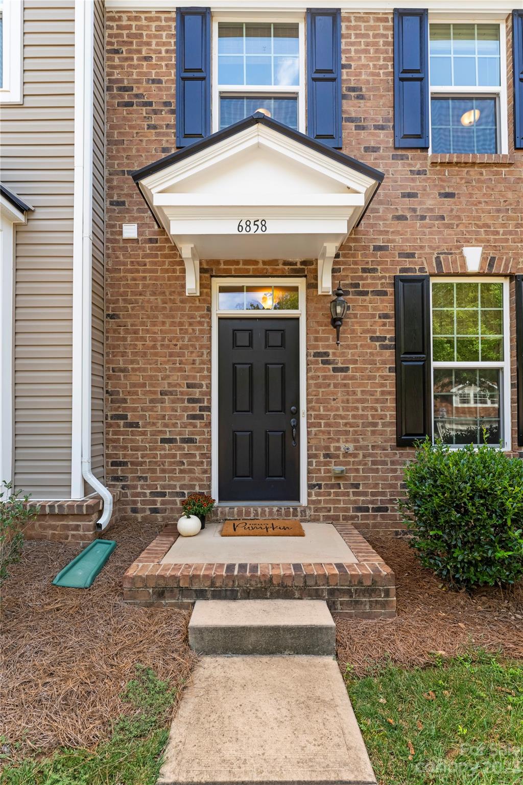 6858 Colonial Garden Drive