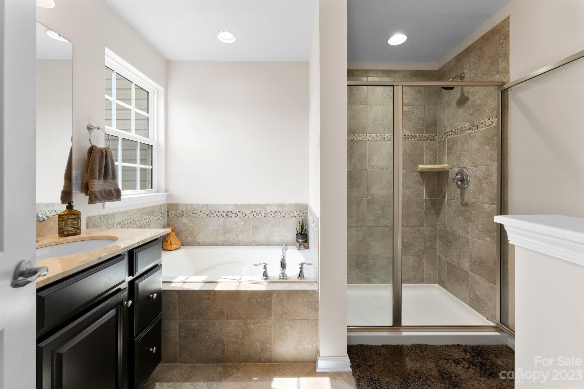 6858 Colonial Garden Drive