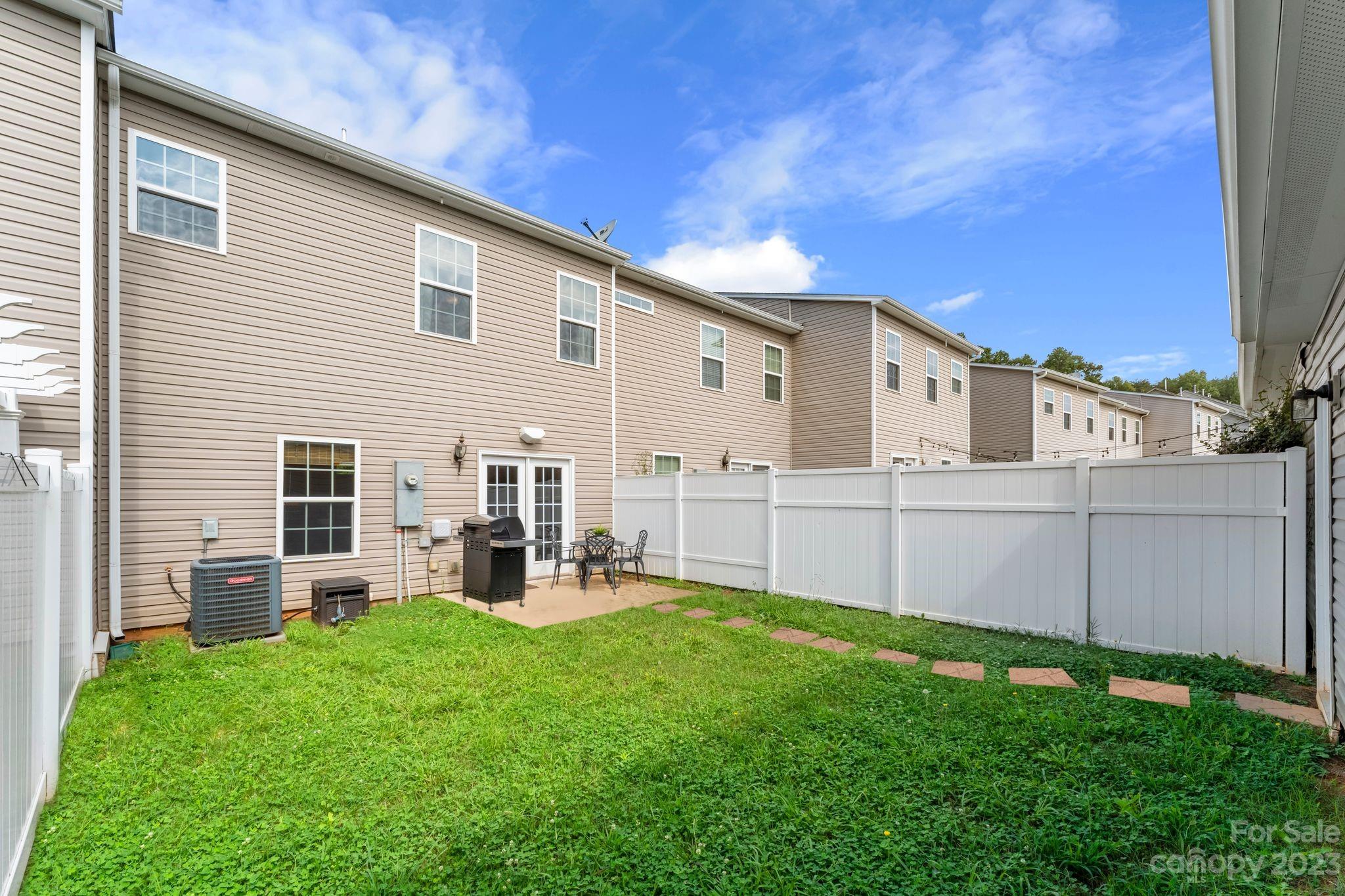 6858 Colonial Garden Drive