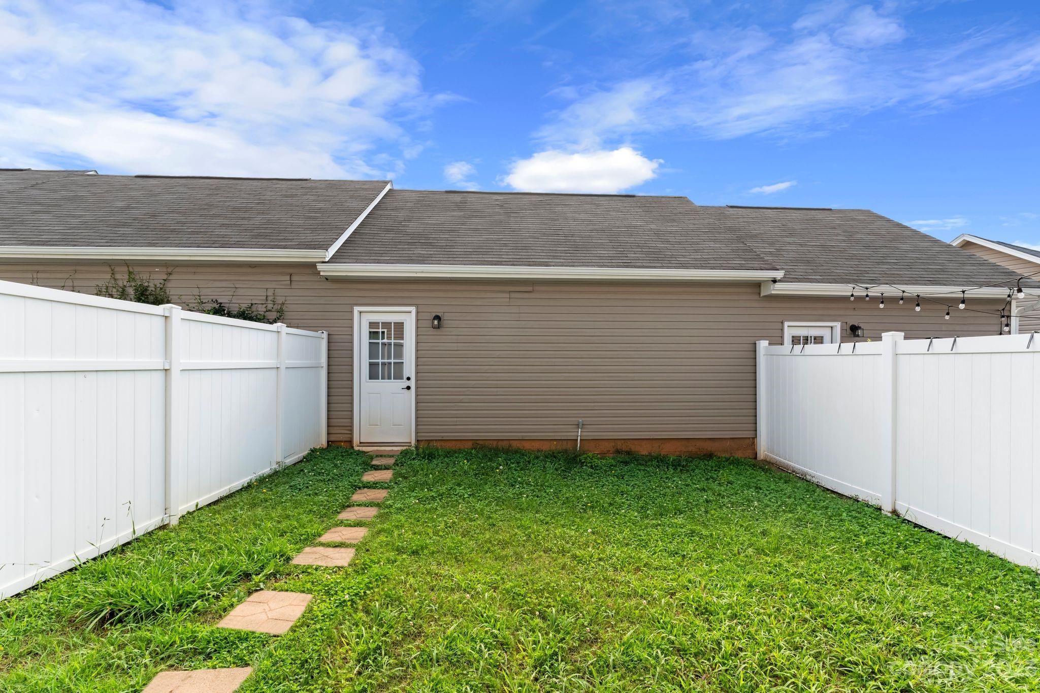 6858 Colonial Garden Drive