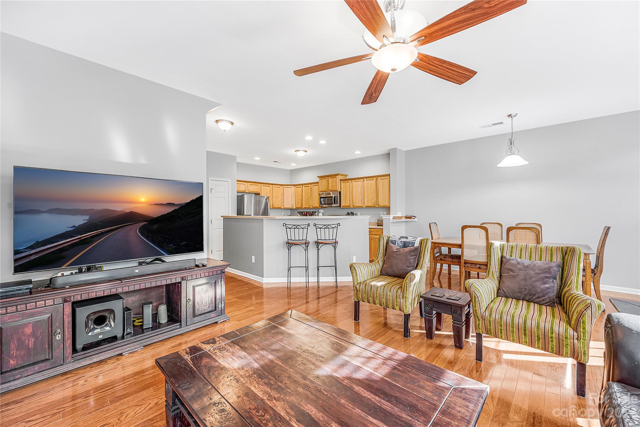 8307 Viewpoint Lane