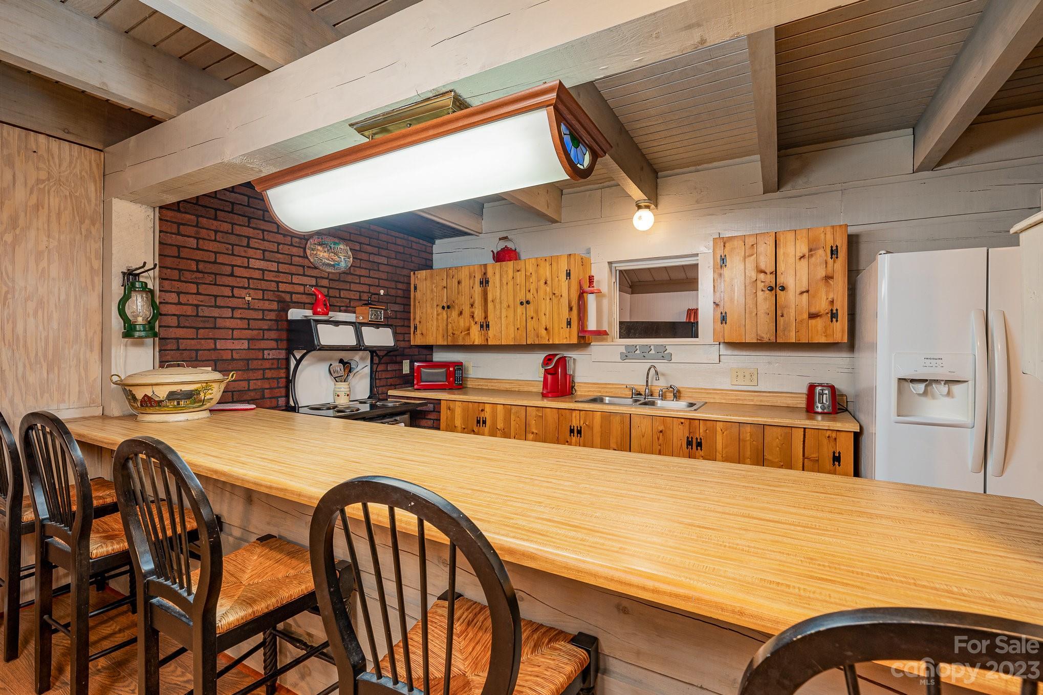 1132 Rustic Lane