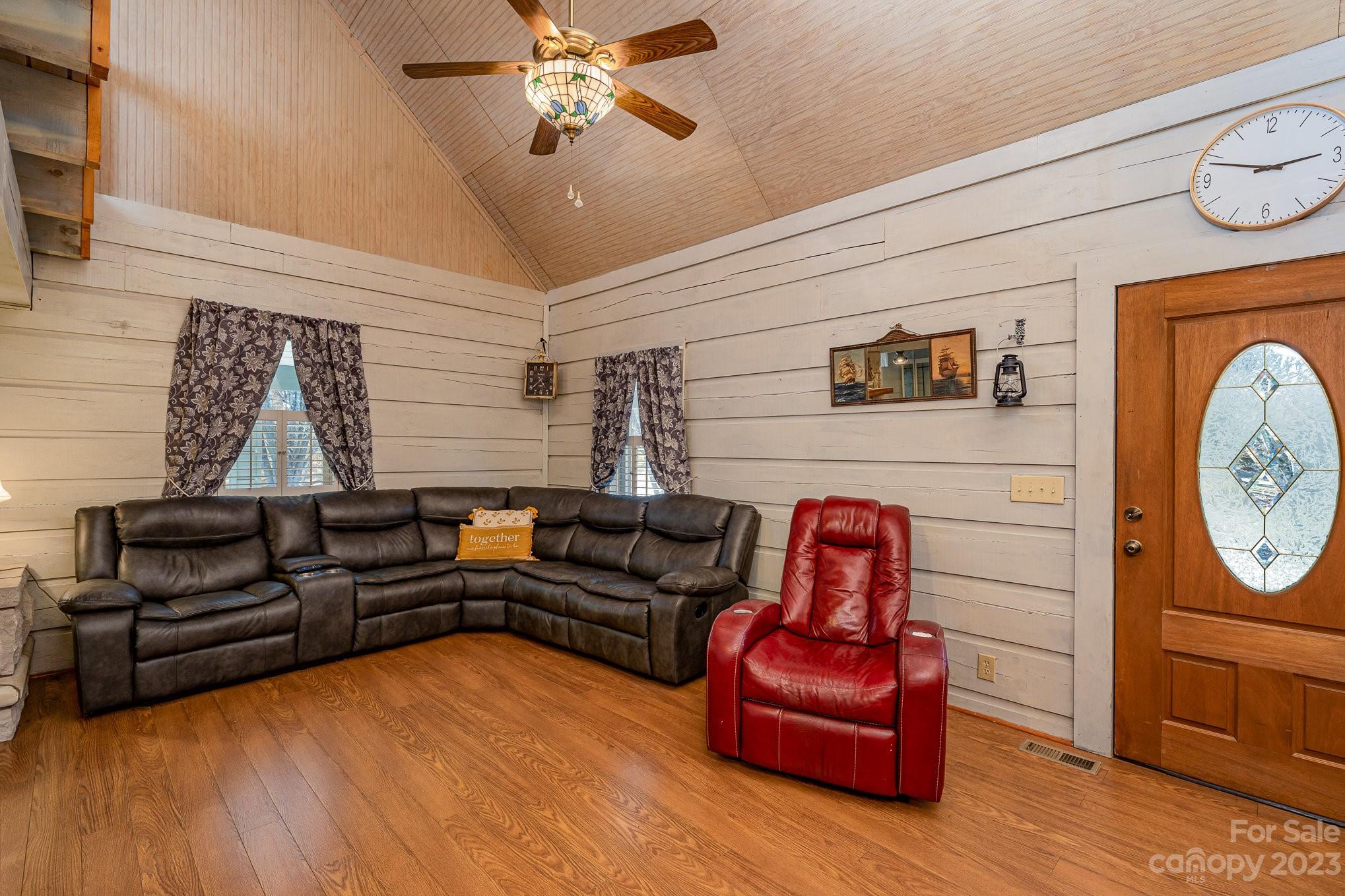 1132 Rustic Lane