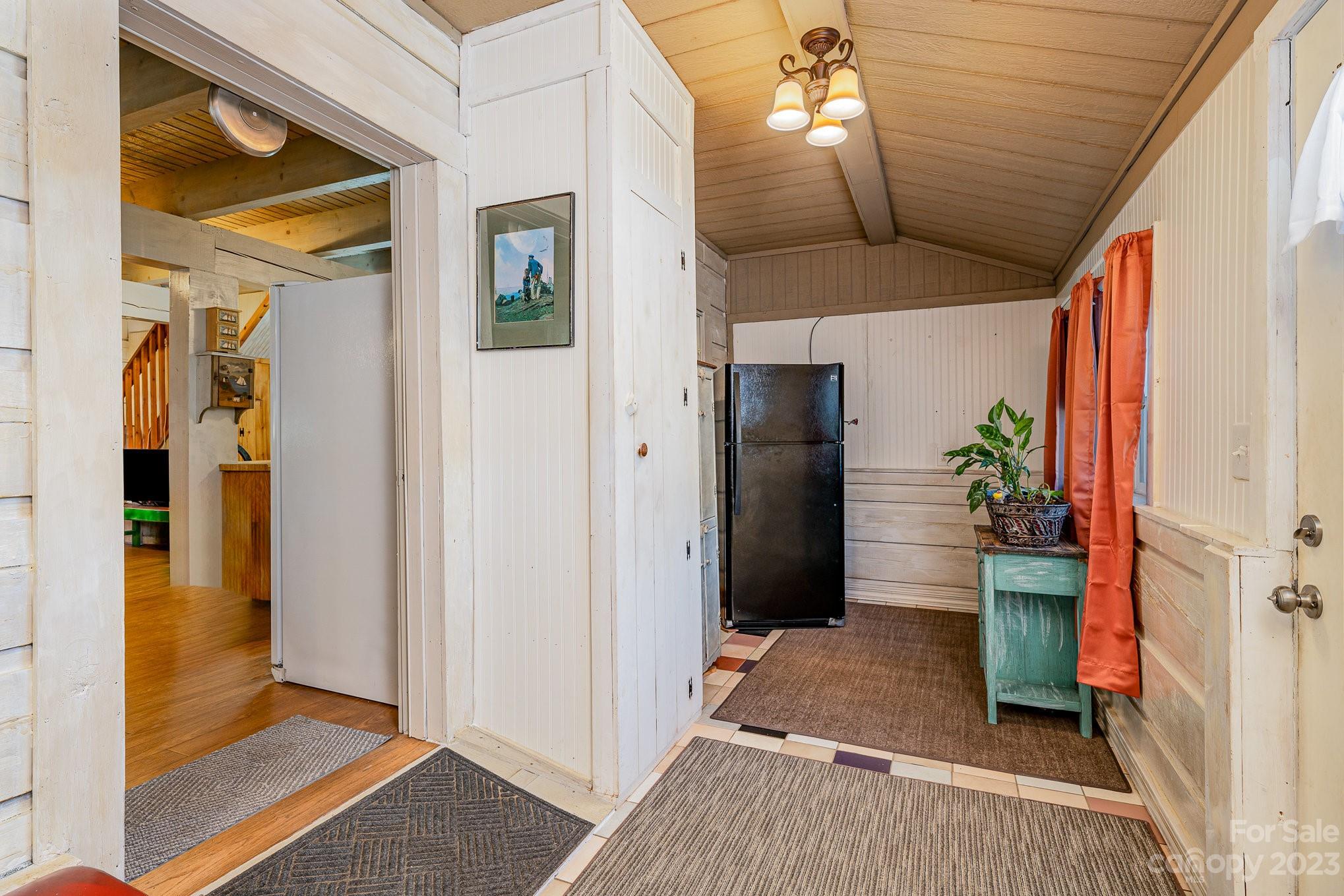 1132 Rustic Lane