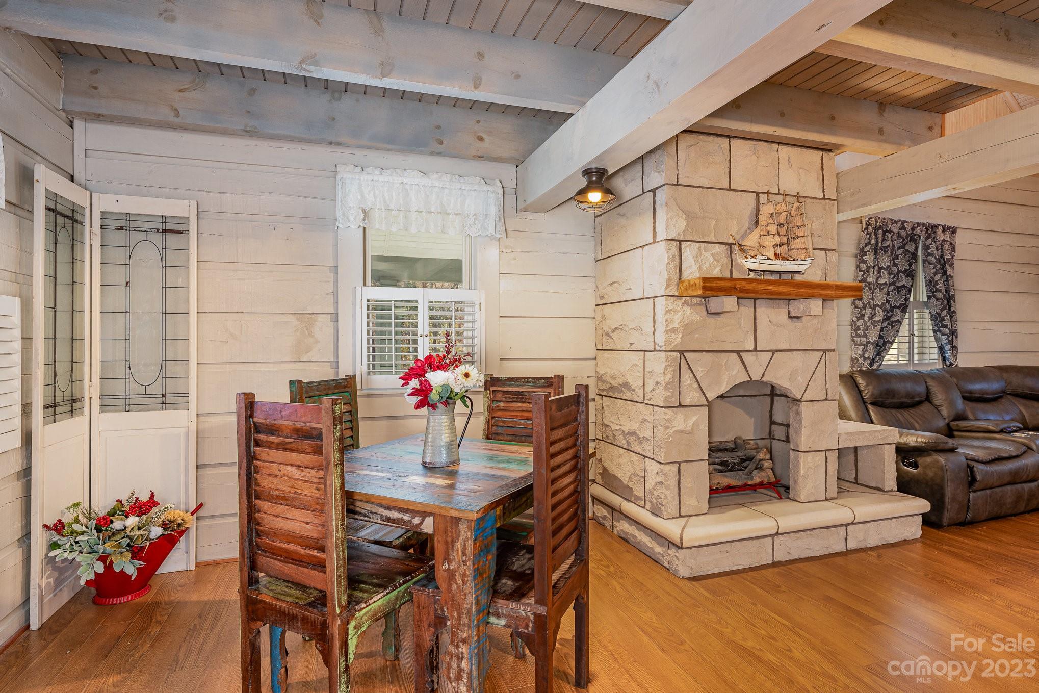 1132 Rustic Lane