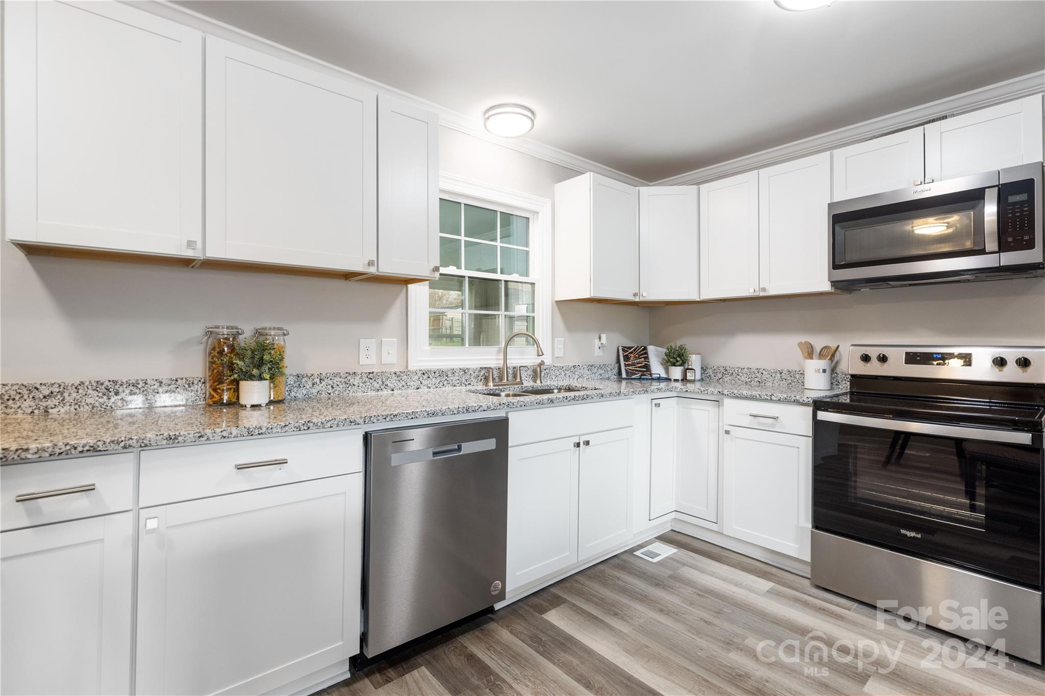 103 Central Avenue Unit: 13