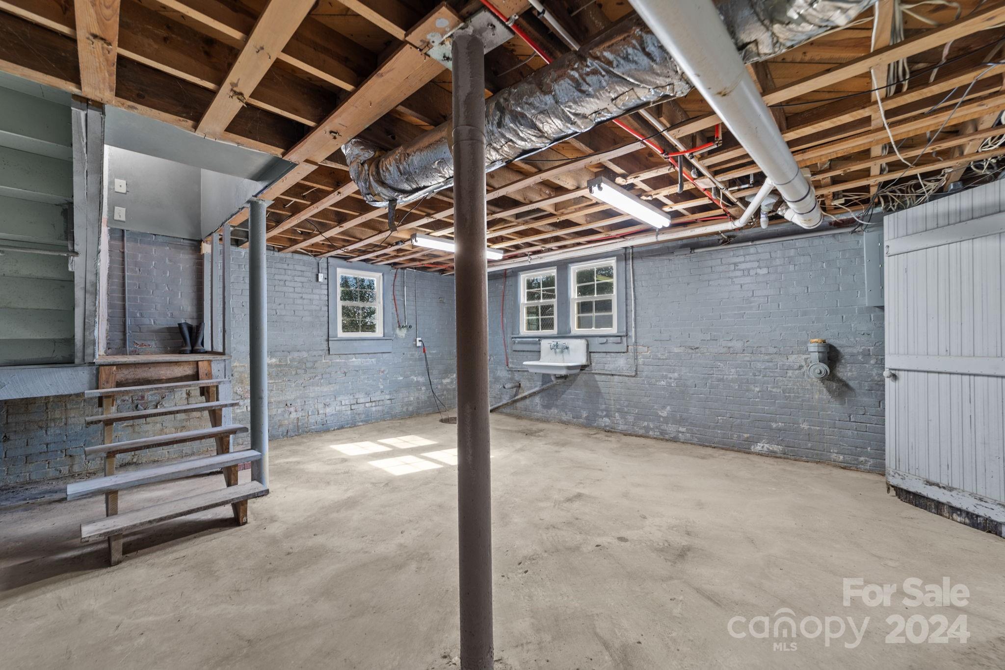 209 S Ridge Avenue