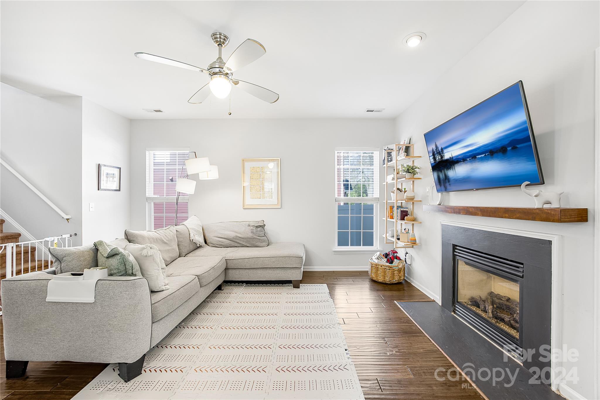 1214 Rising Oak Drive