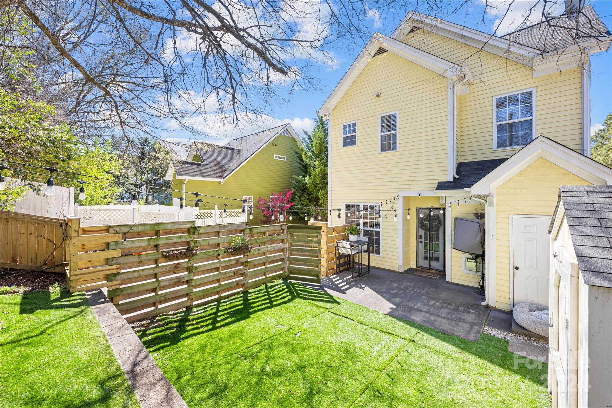 1214 Rising Oak Drive
