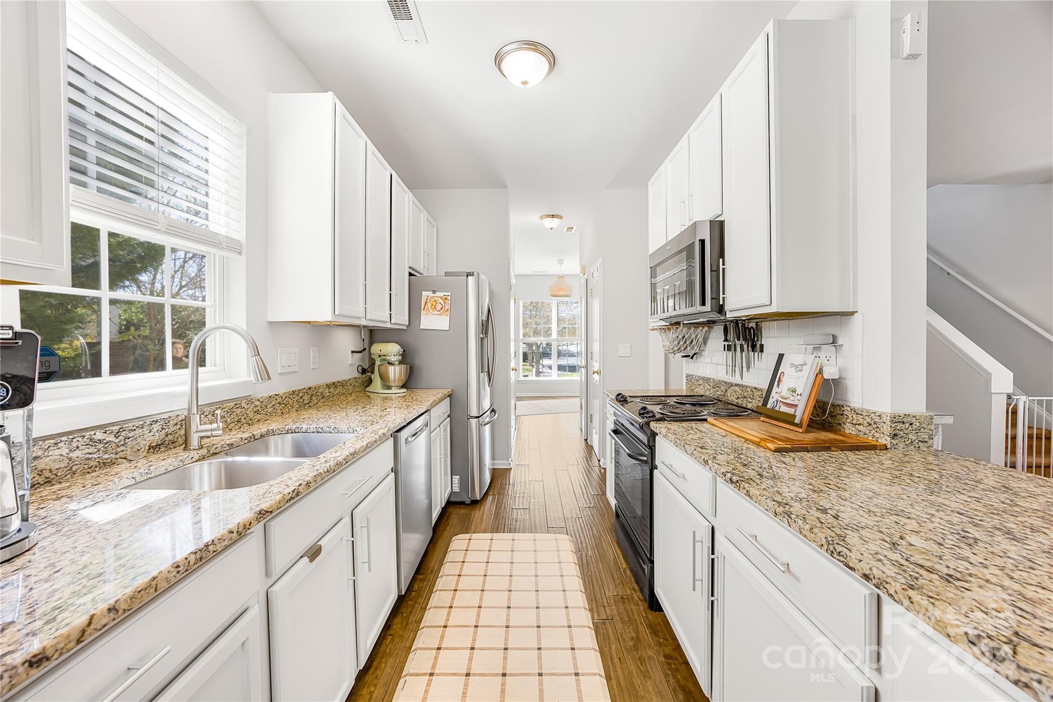 1214 Rising Oak Drive