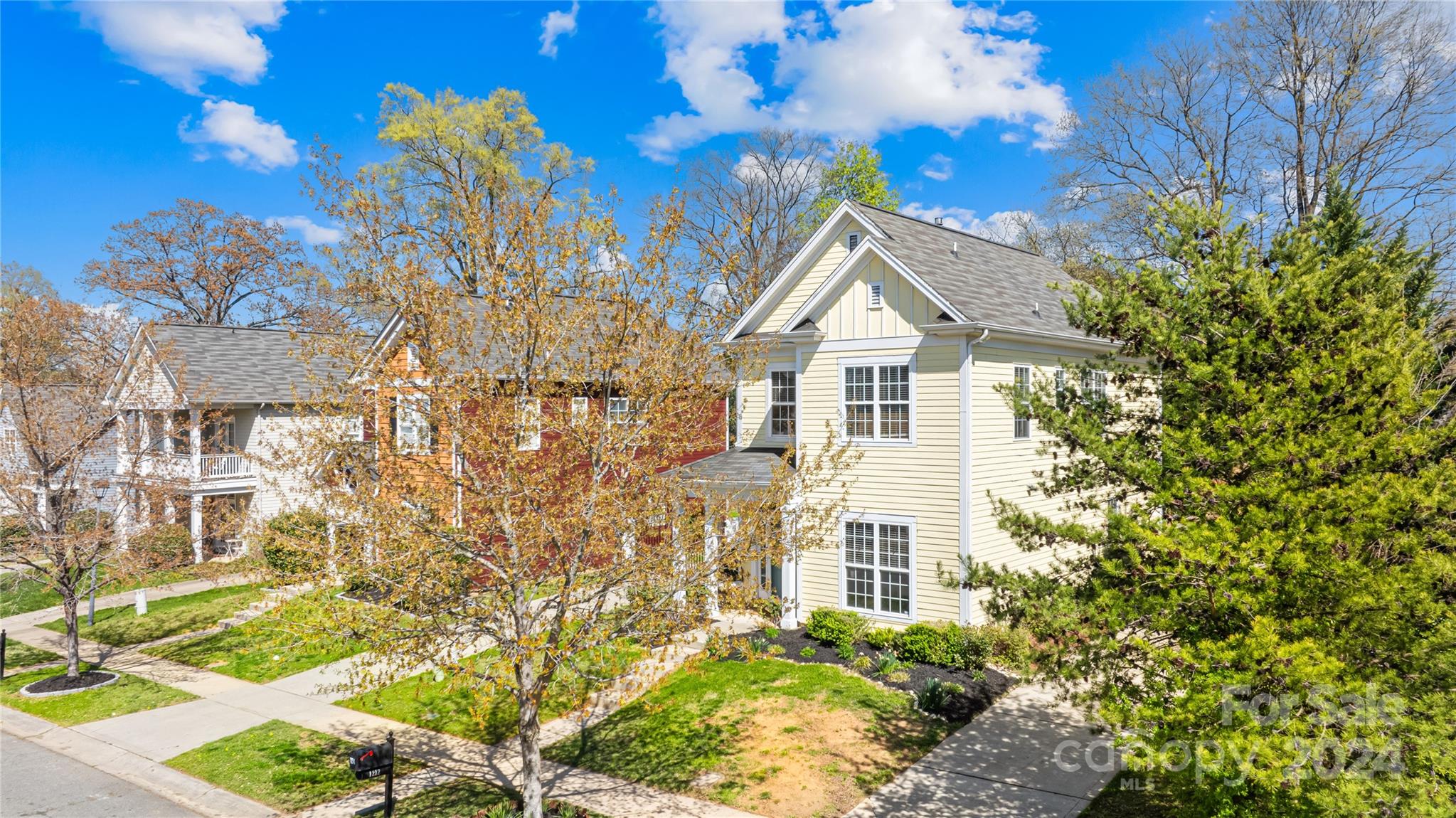 1214 Rising Oak Drive