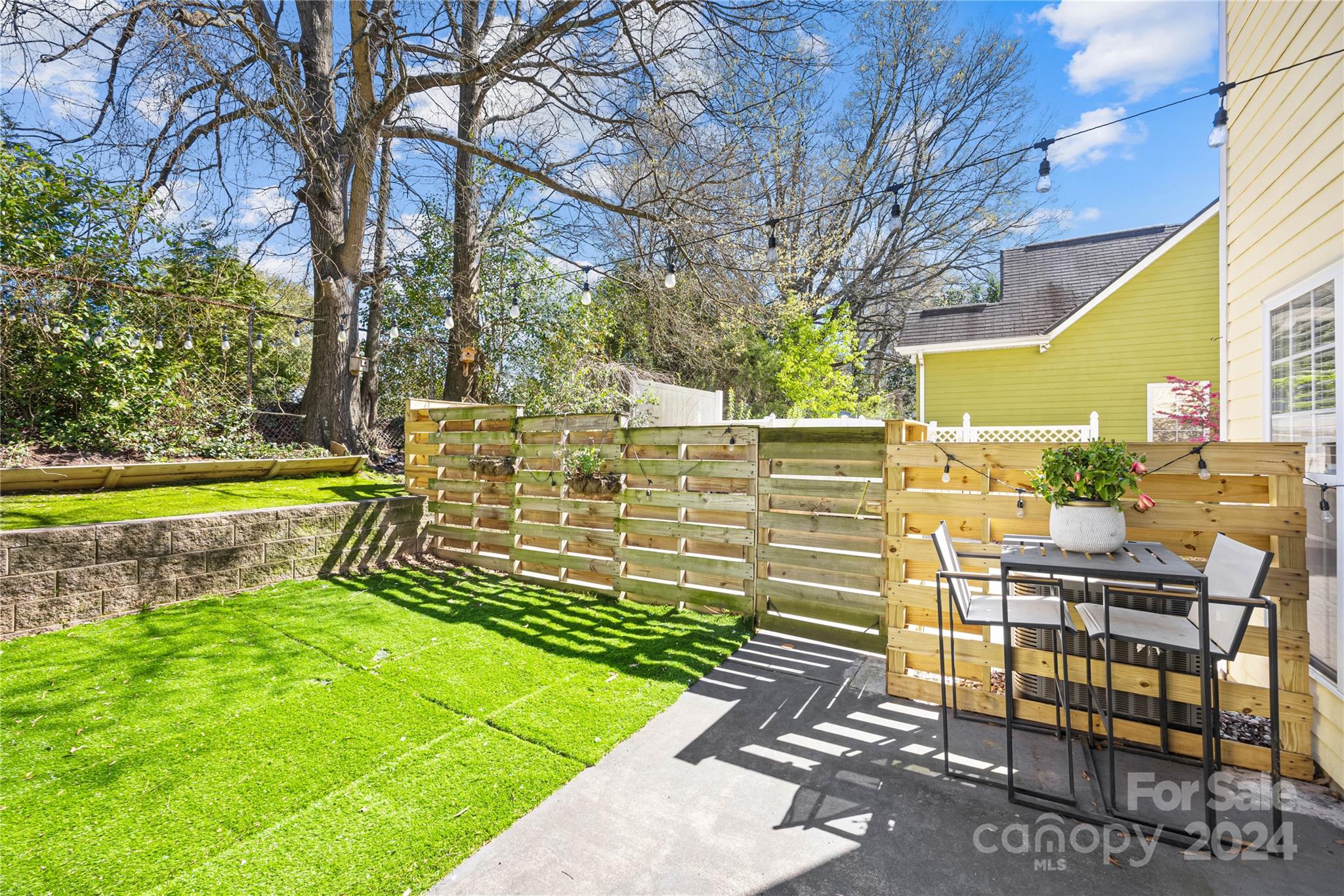 1214 Rising Oak Drive