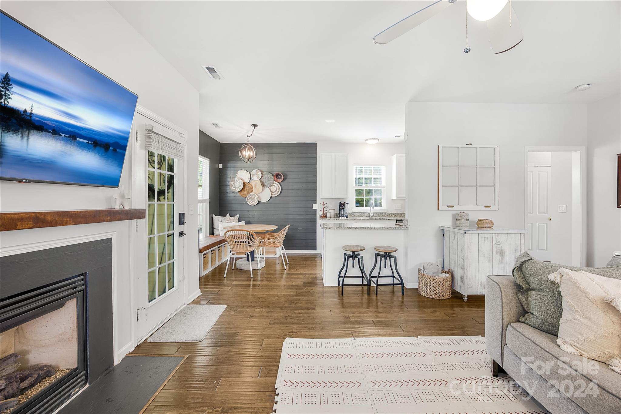 1214 Rising Oak Drive