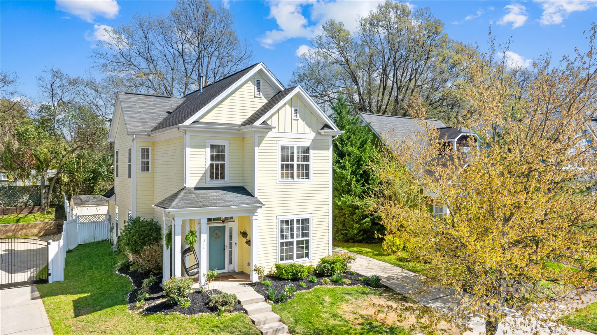1214 Rising Oak Drive