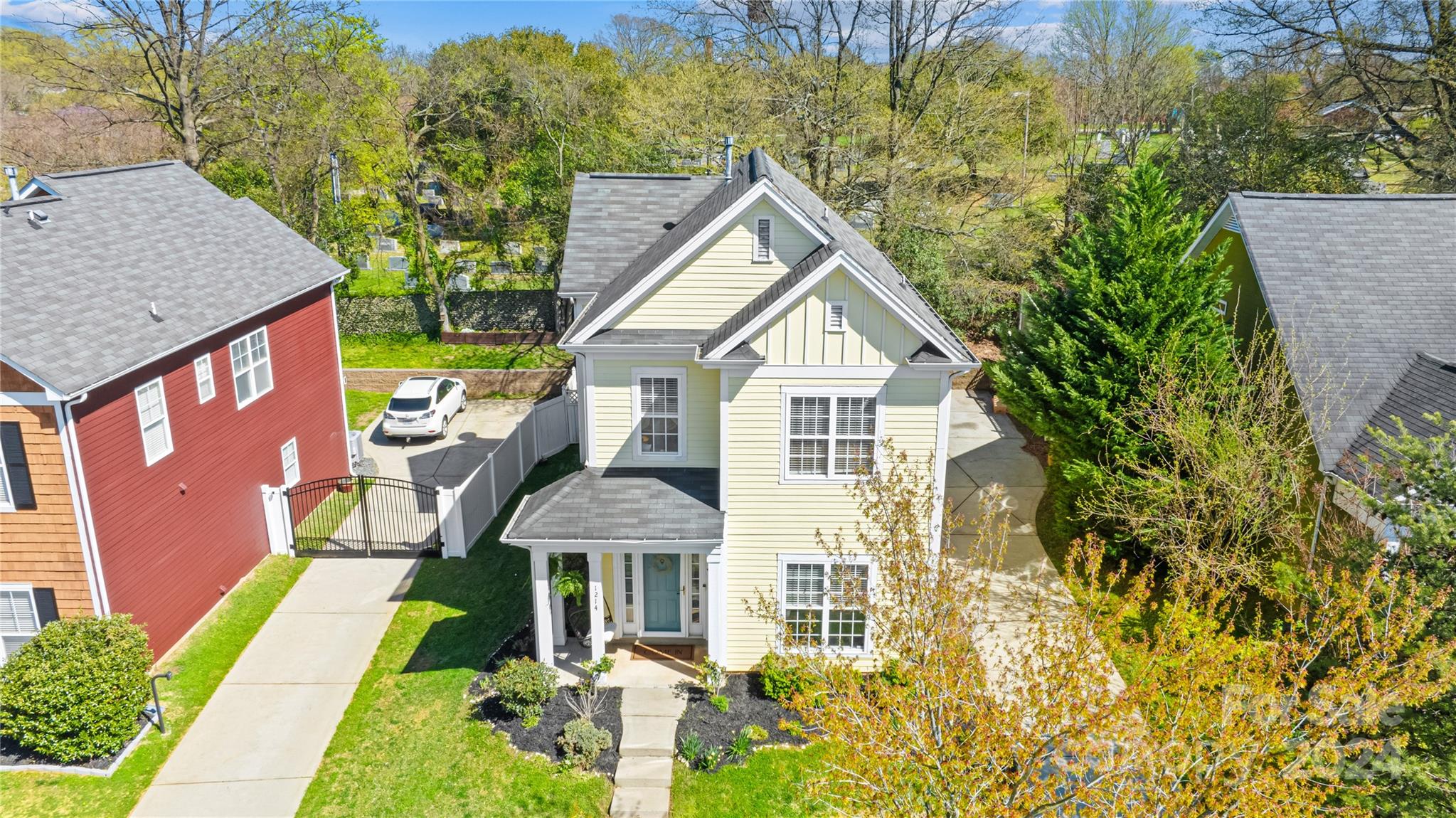 1214 Rising Oak Drive