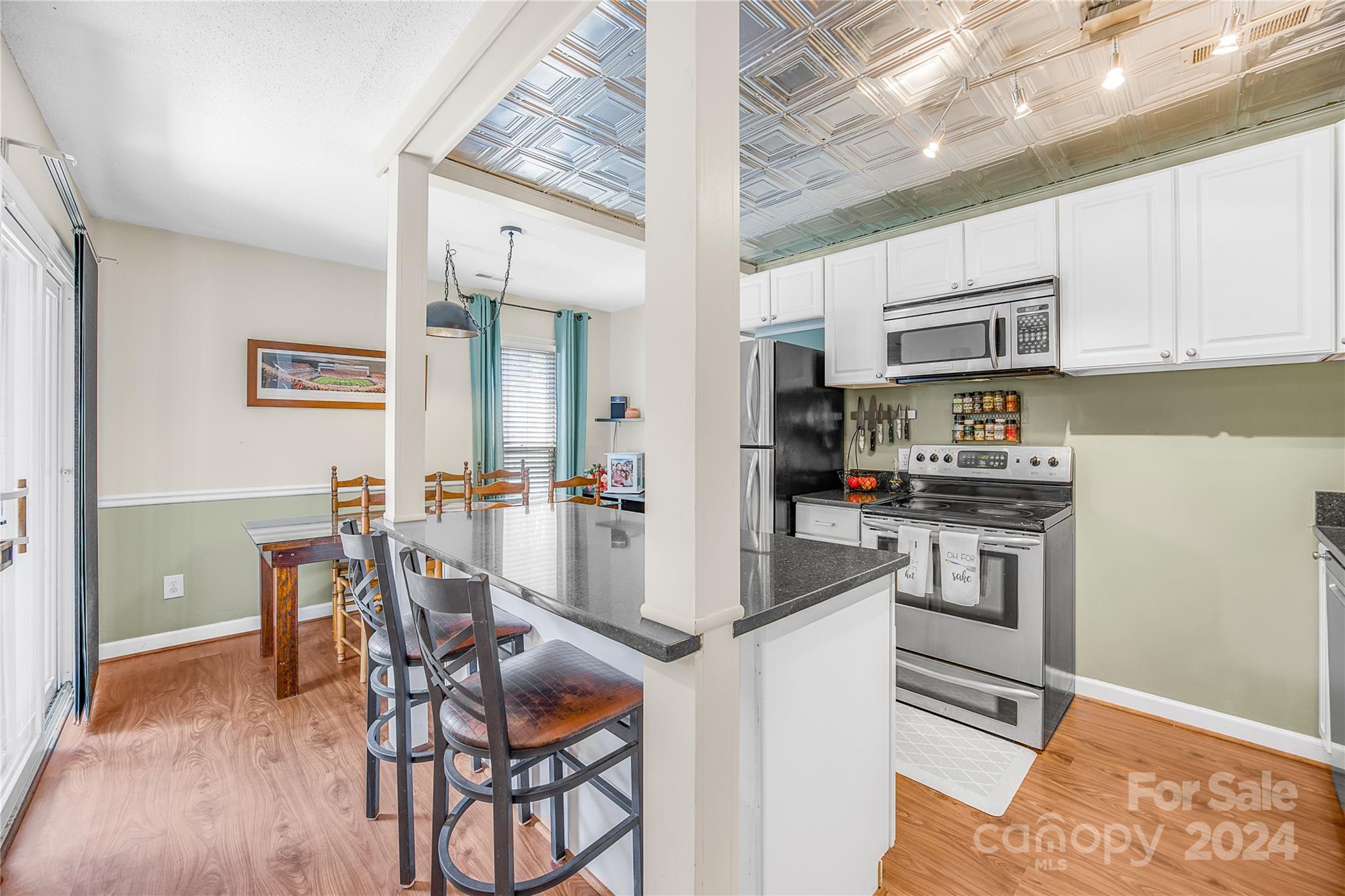 414 W 9th Street Unit: C