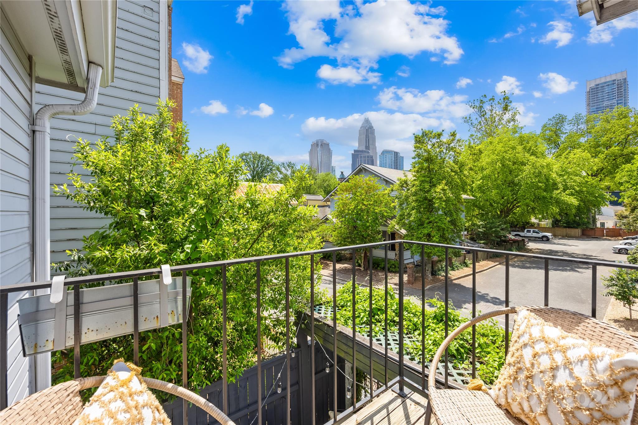 414 W 9th Street Unit: C