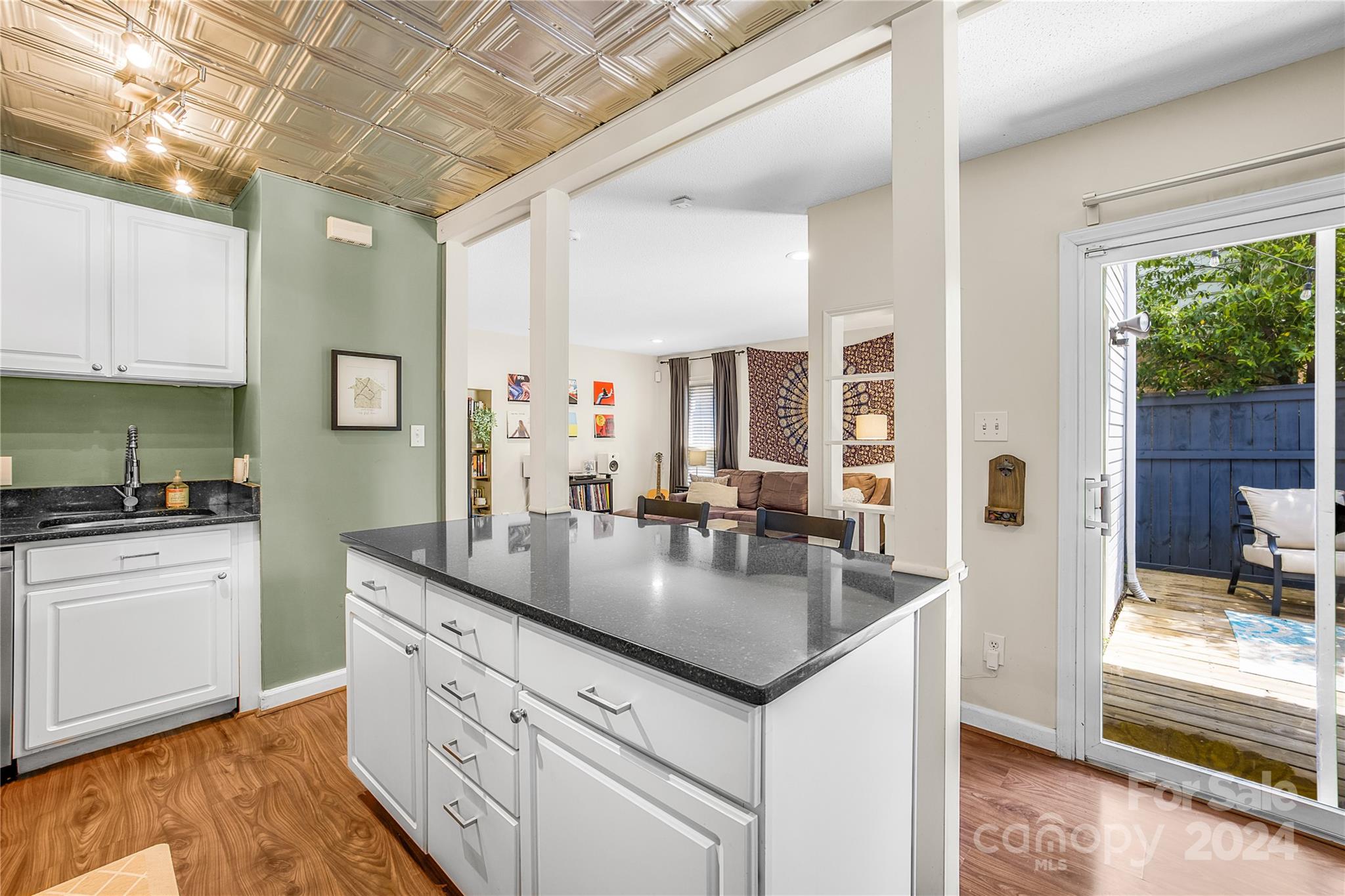414 W 9th Street Unit: C