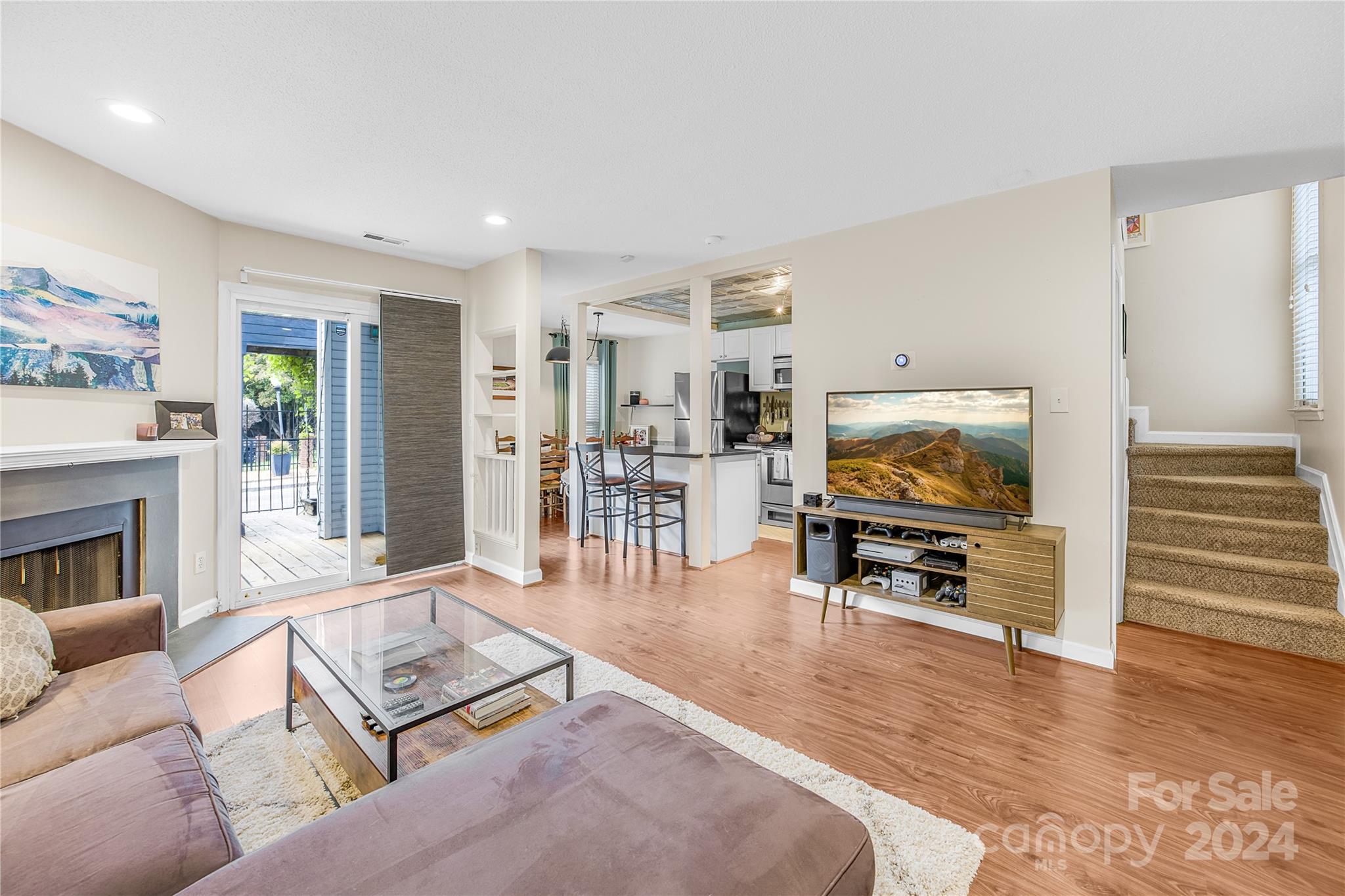 414 W 9th Street Unit: C