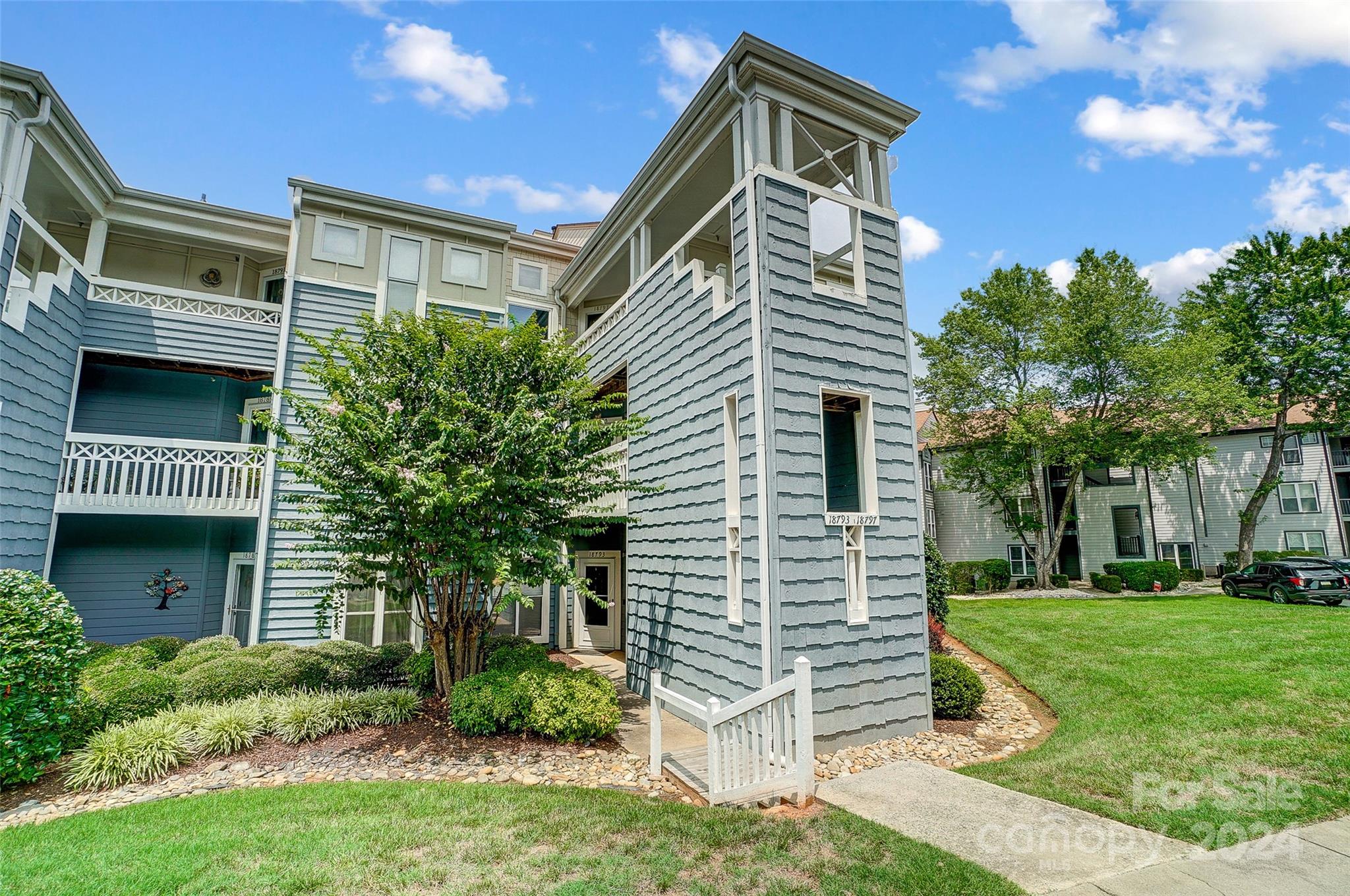 18793 A Vineyard Point Lane