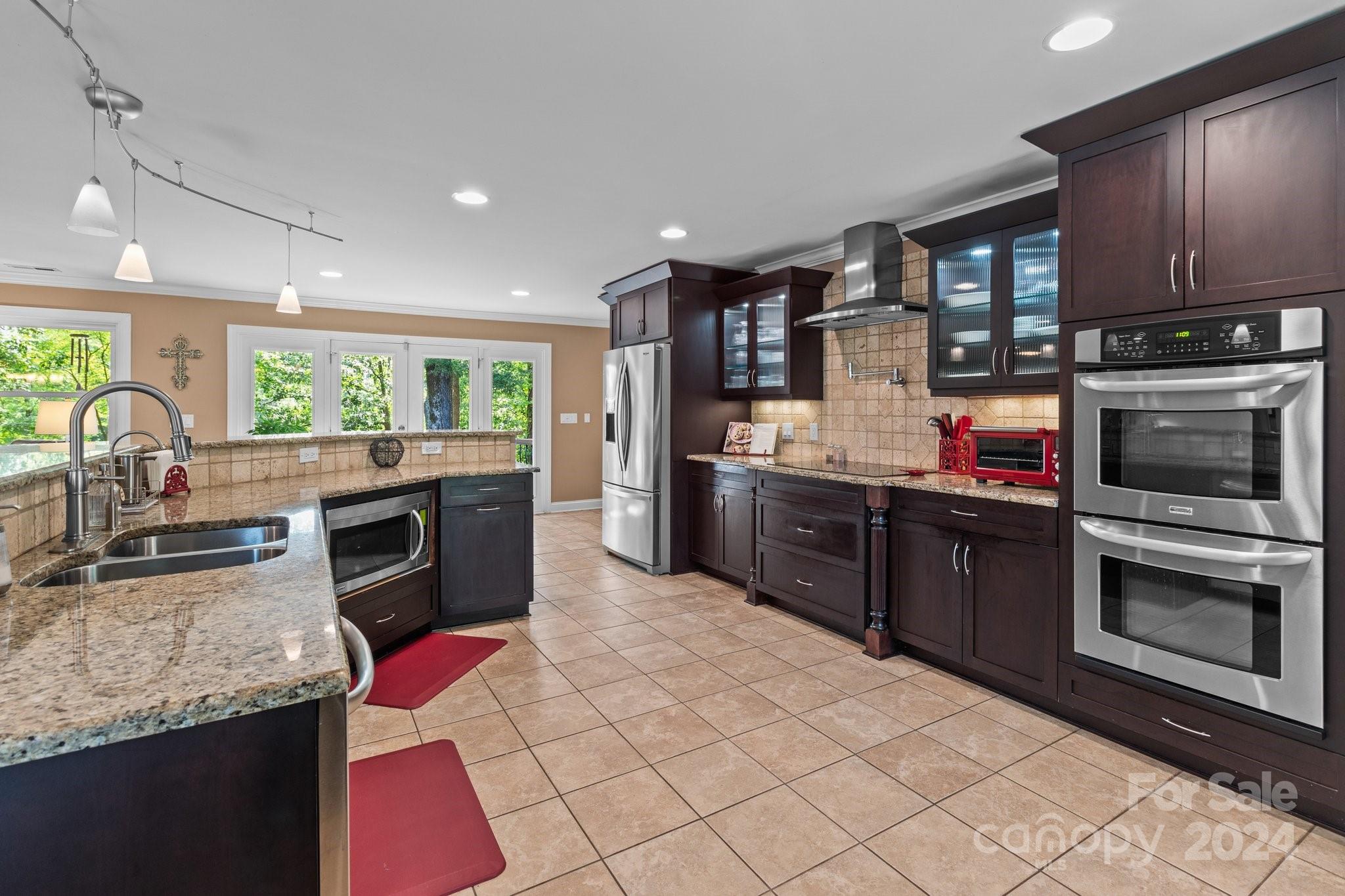 2414 Pine Cape Court
