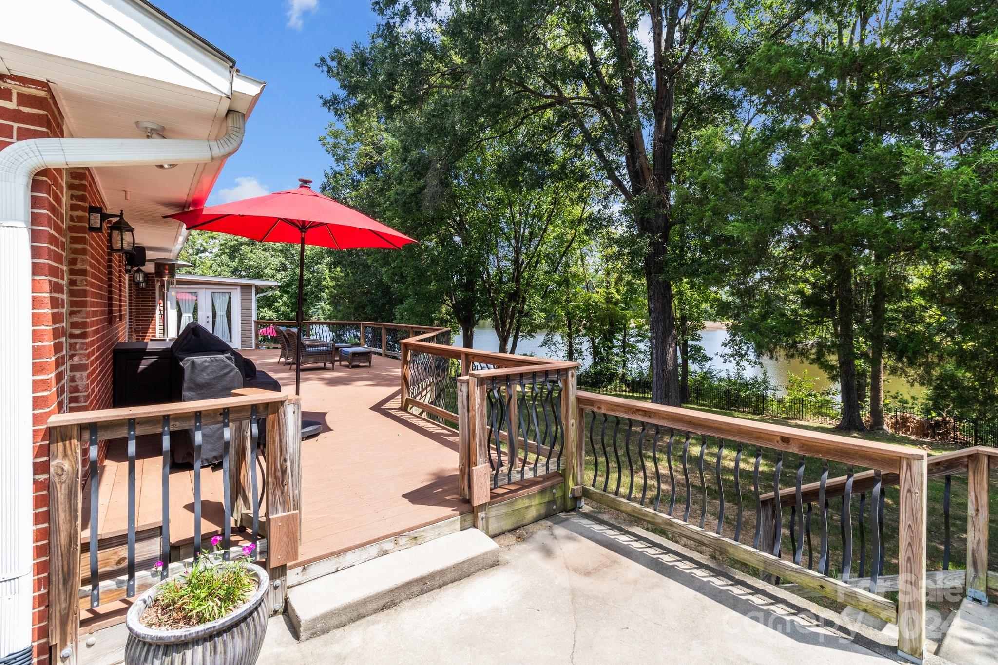 2414 Pine Cape Court
