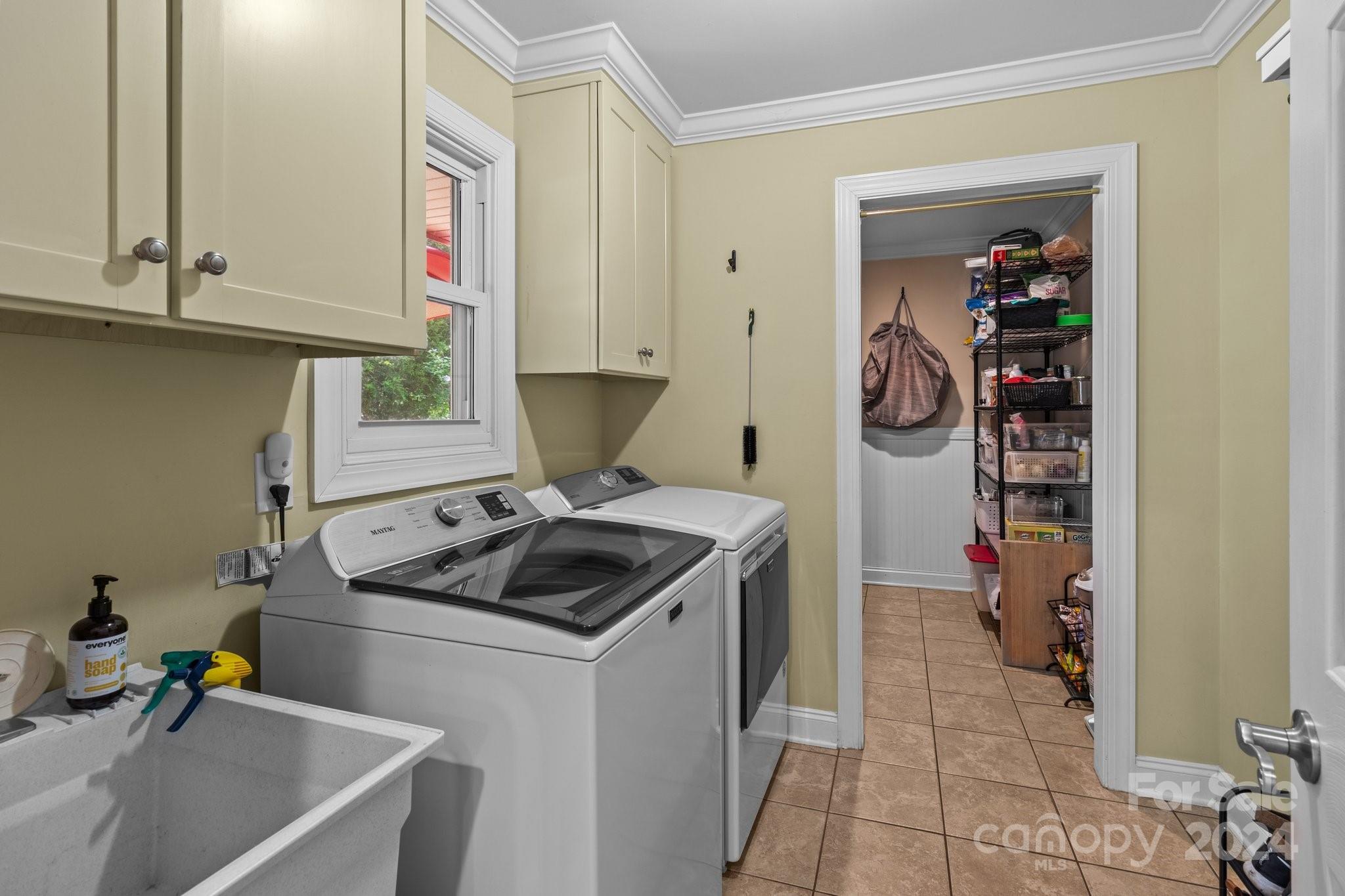 2414 Pine Cape Court