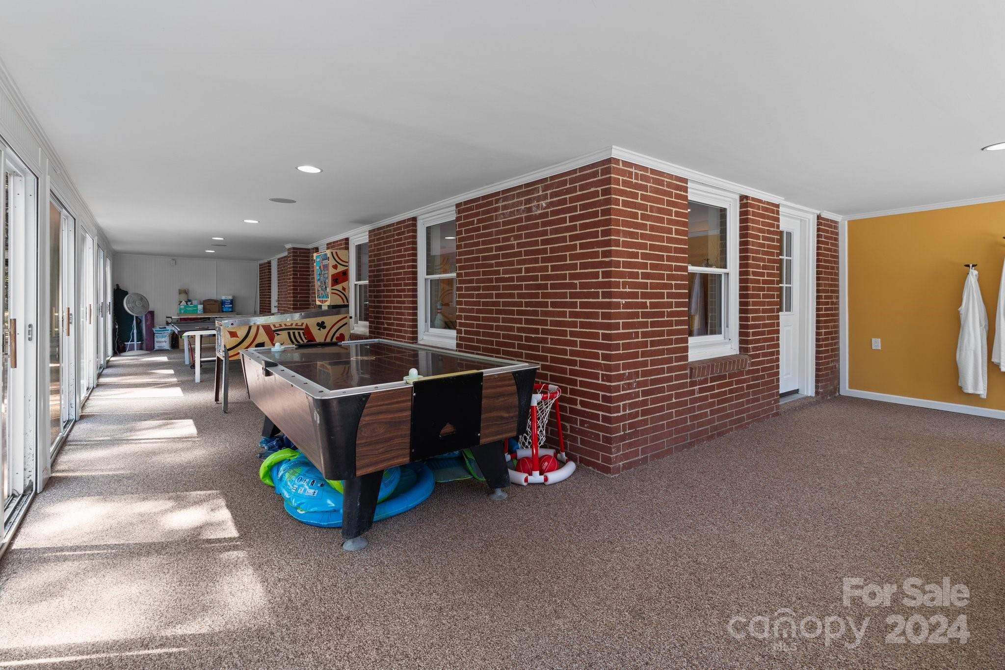 2414 Pine Cape Court