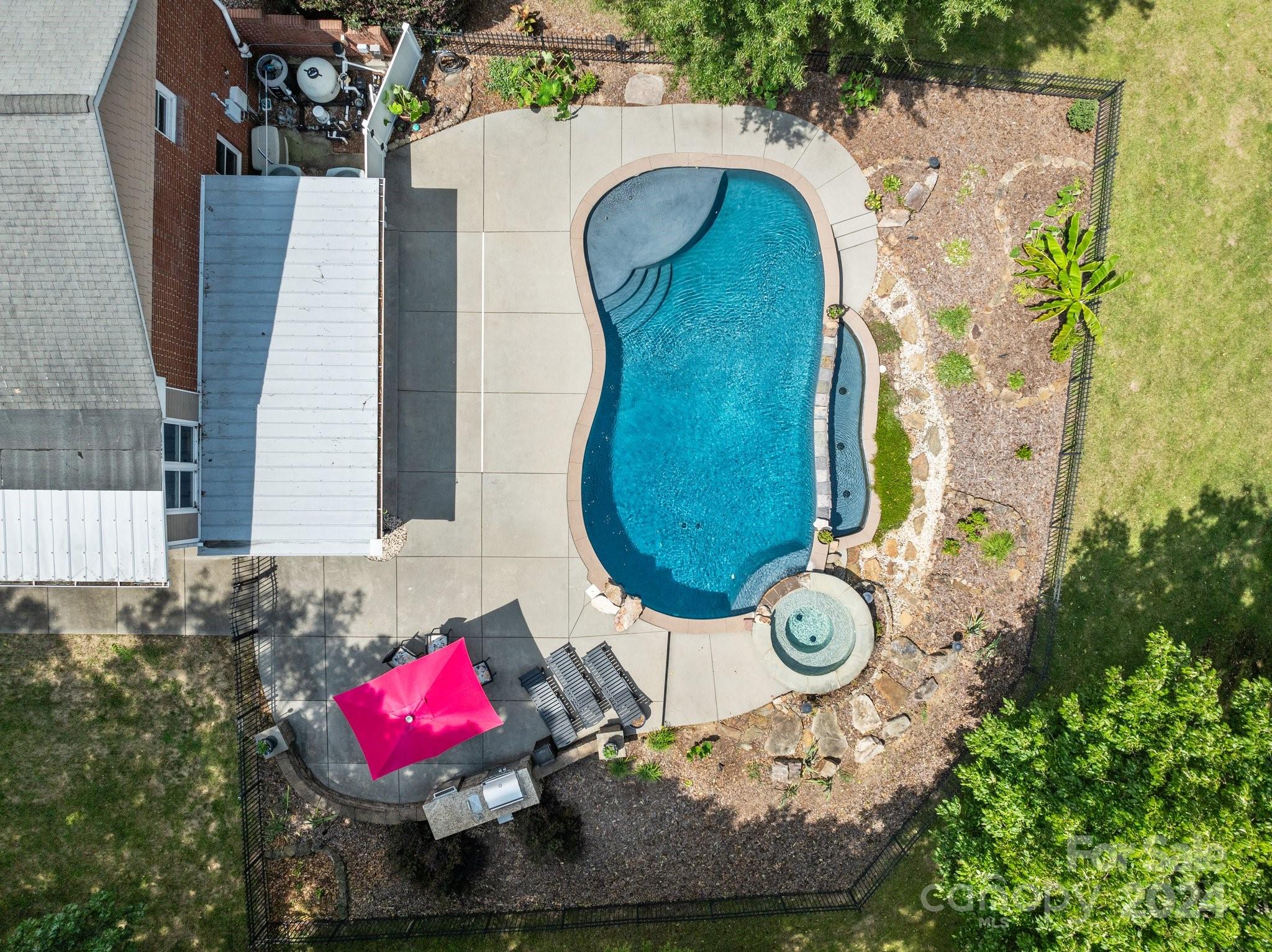 2414 Pine Cape Court