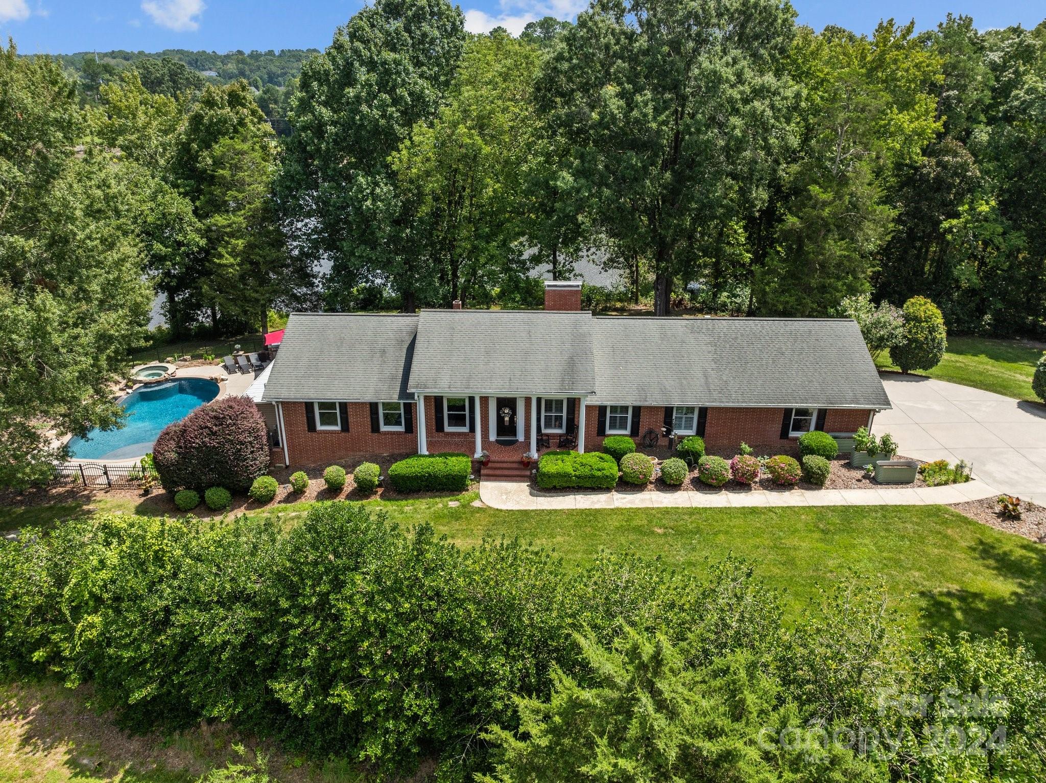 2414 Pine Cape Court