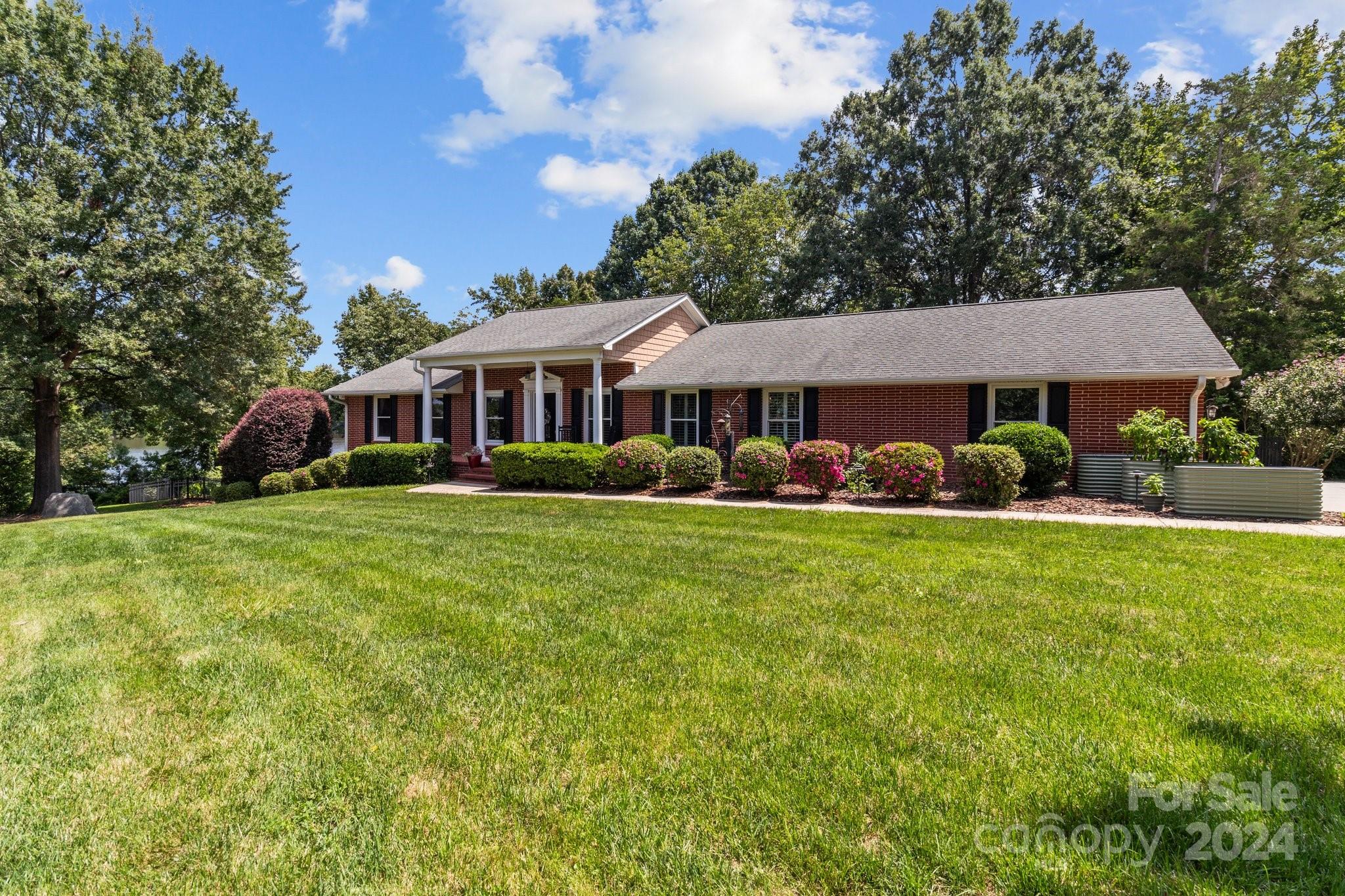 2414 Pine Cape Court