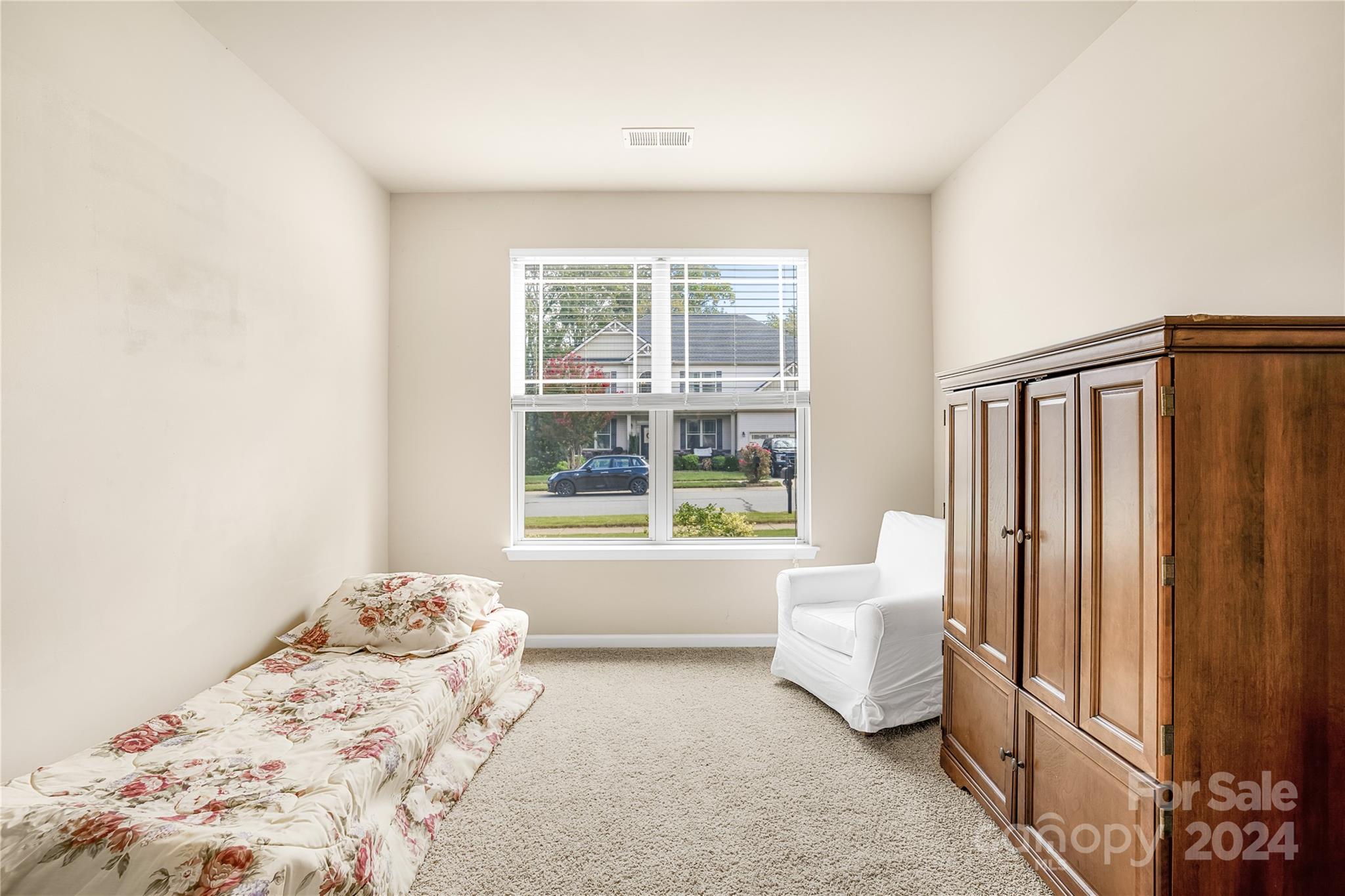 121 Kenyon Loop