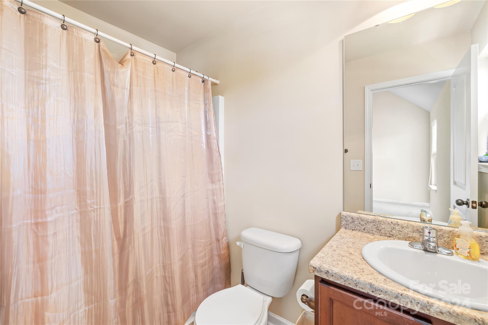 121 Kenyon Loop