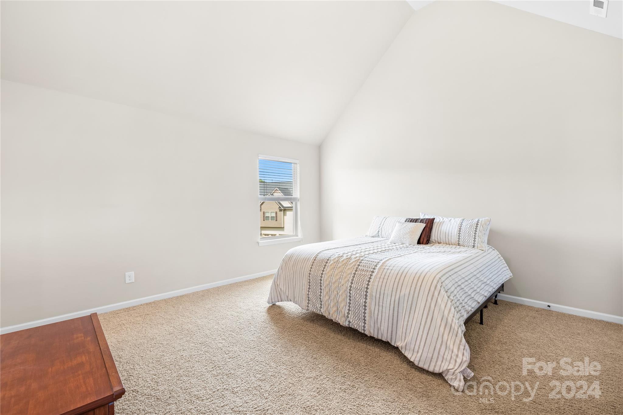 121 Kenyon Loop