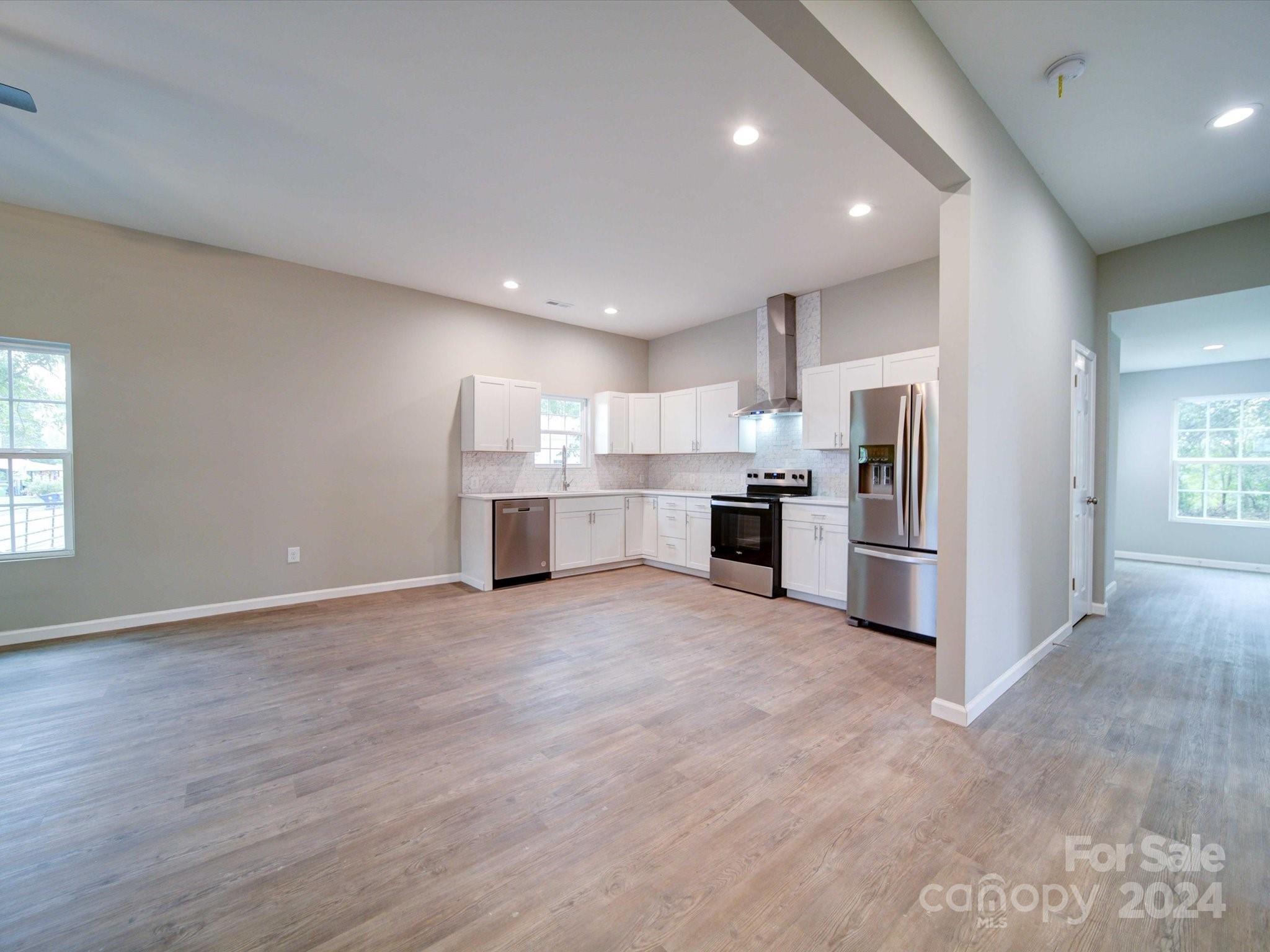 14 Robbins Circle