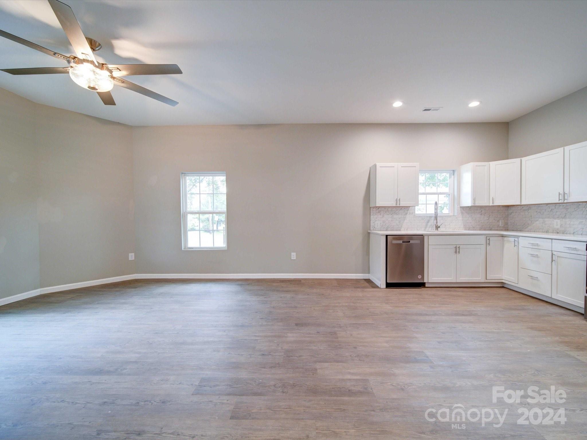 14 Robbins Circle