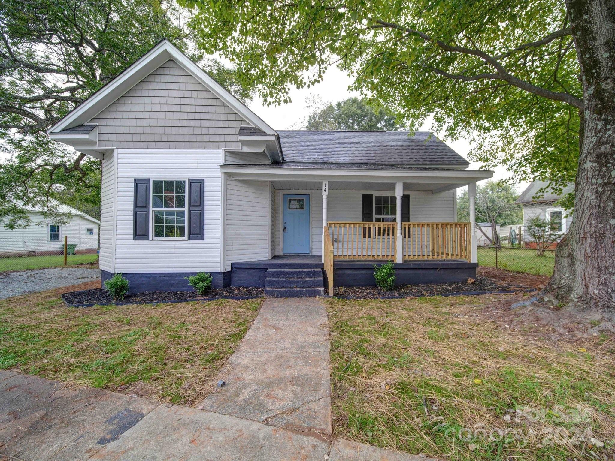 14 Robbins Circle