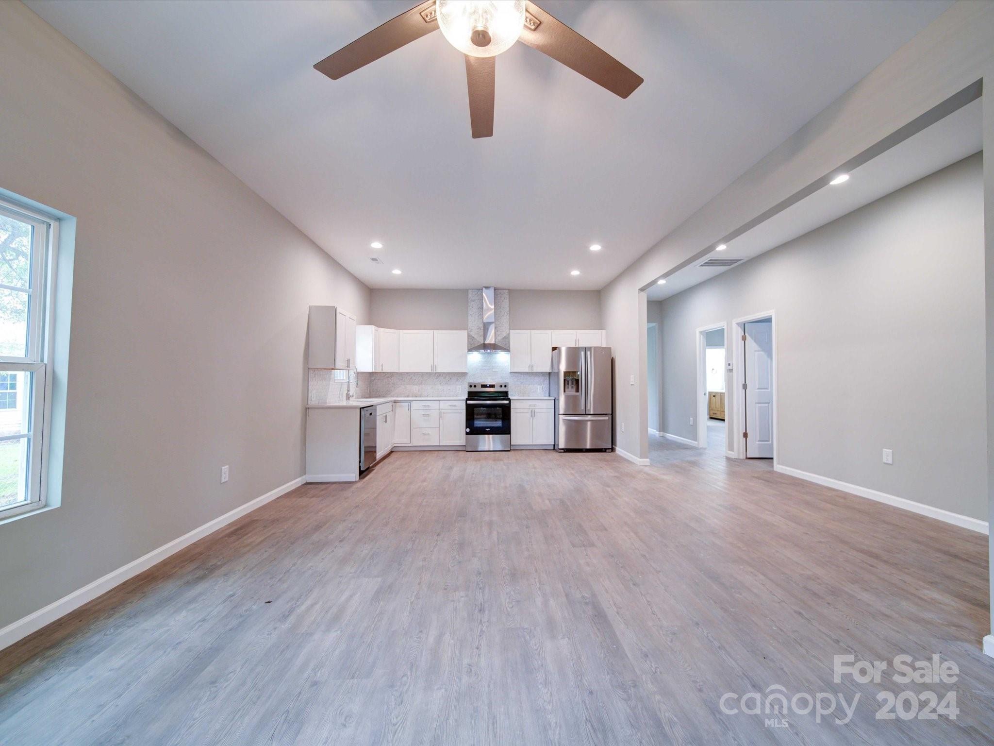 14 Robbins Circle