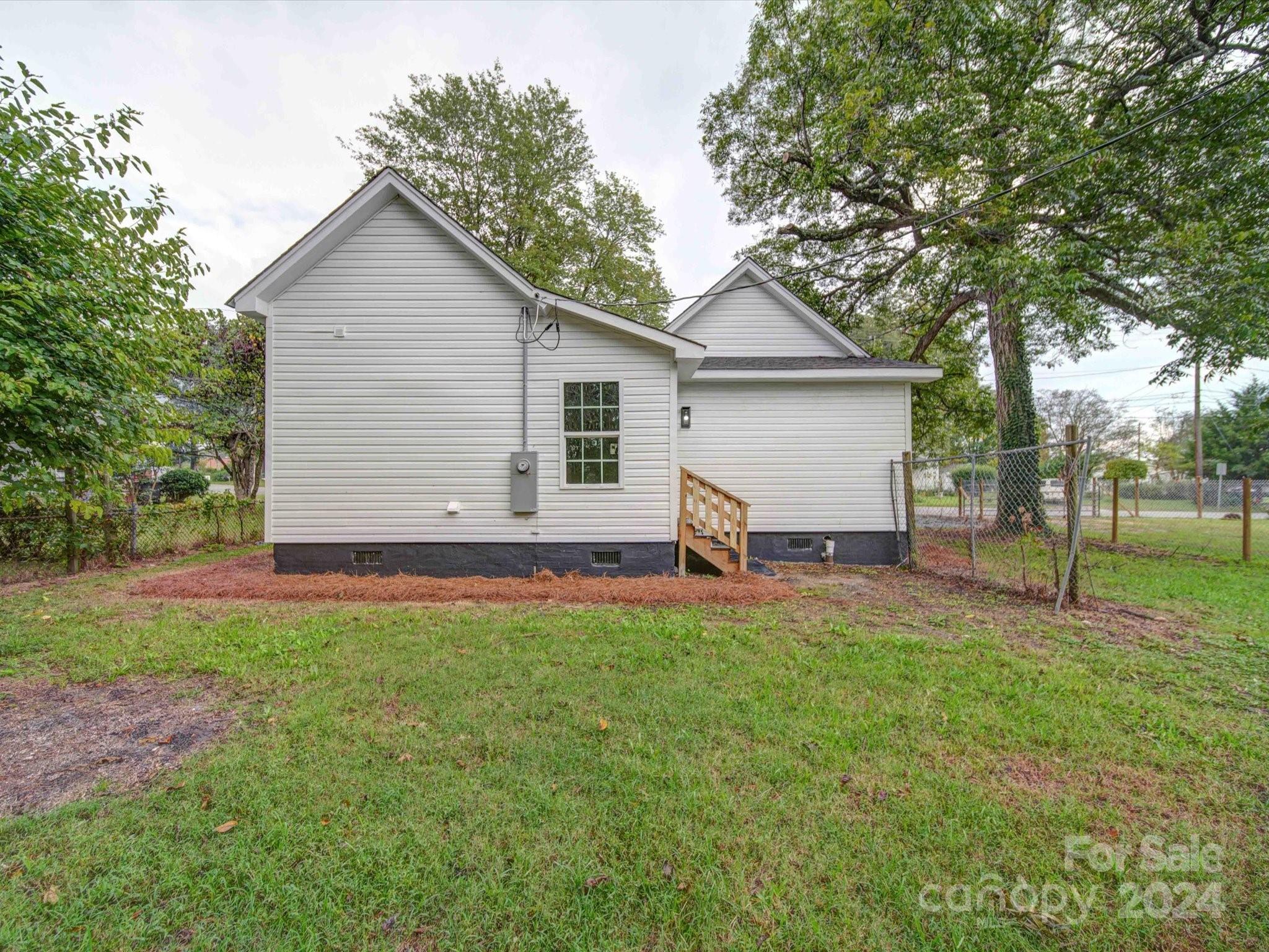 14 Robbins Circle