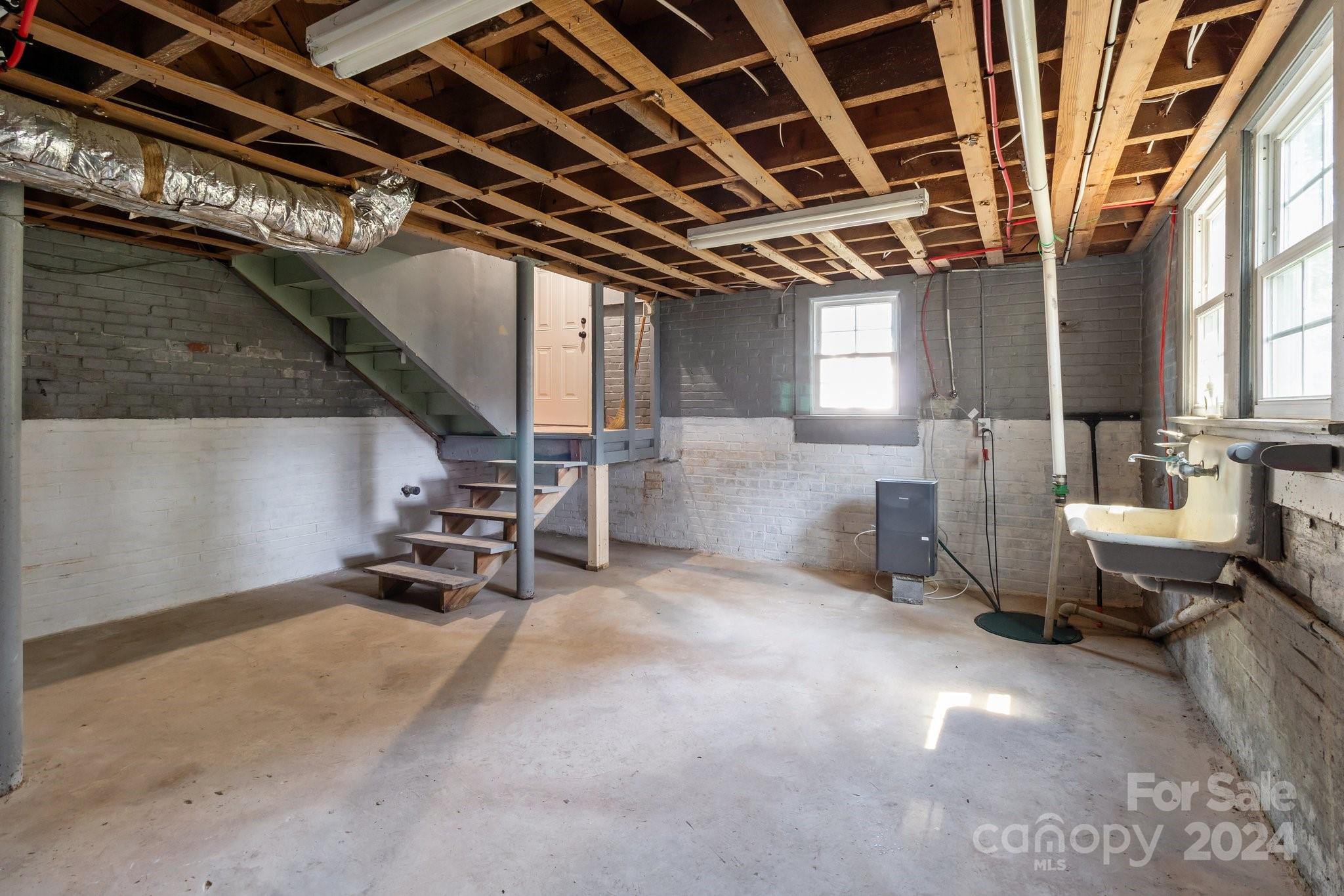 209 S Ridge Avenue