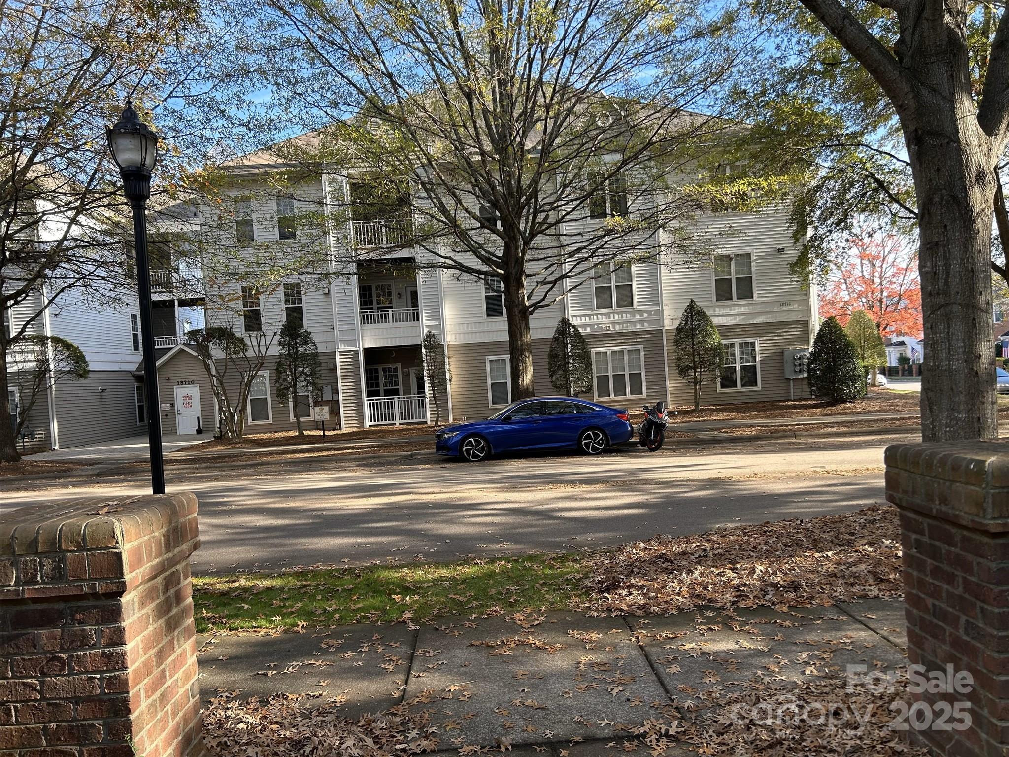 18710 Oakhurst Boulevard Unit: B1F