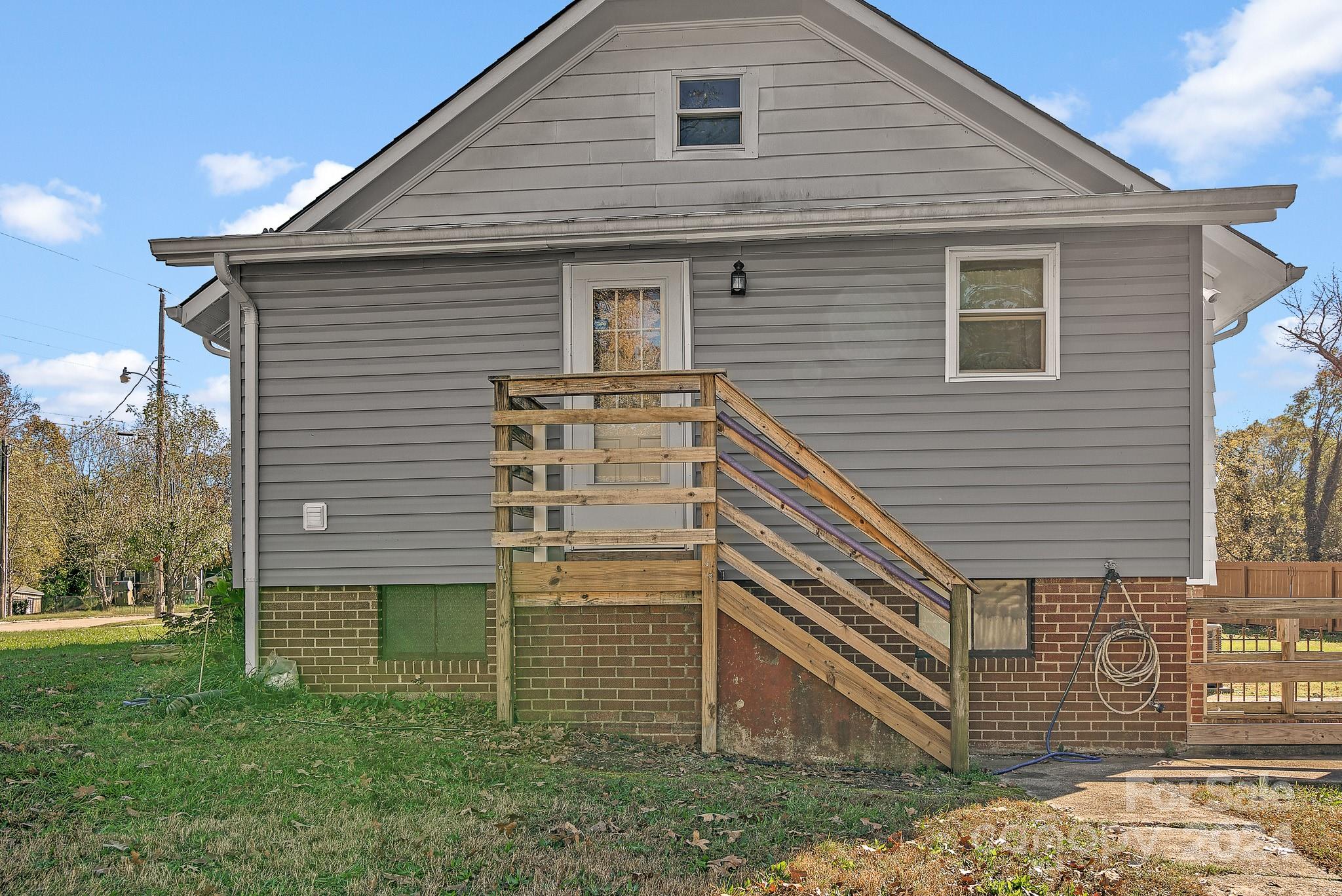 533 Fair Bluff Avenue