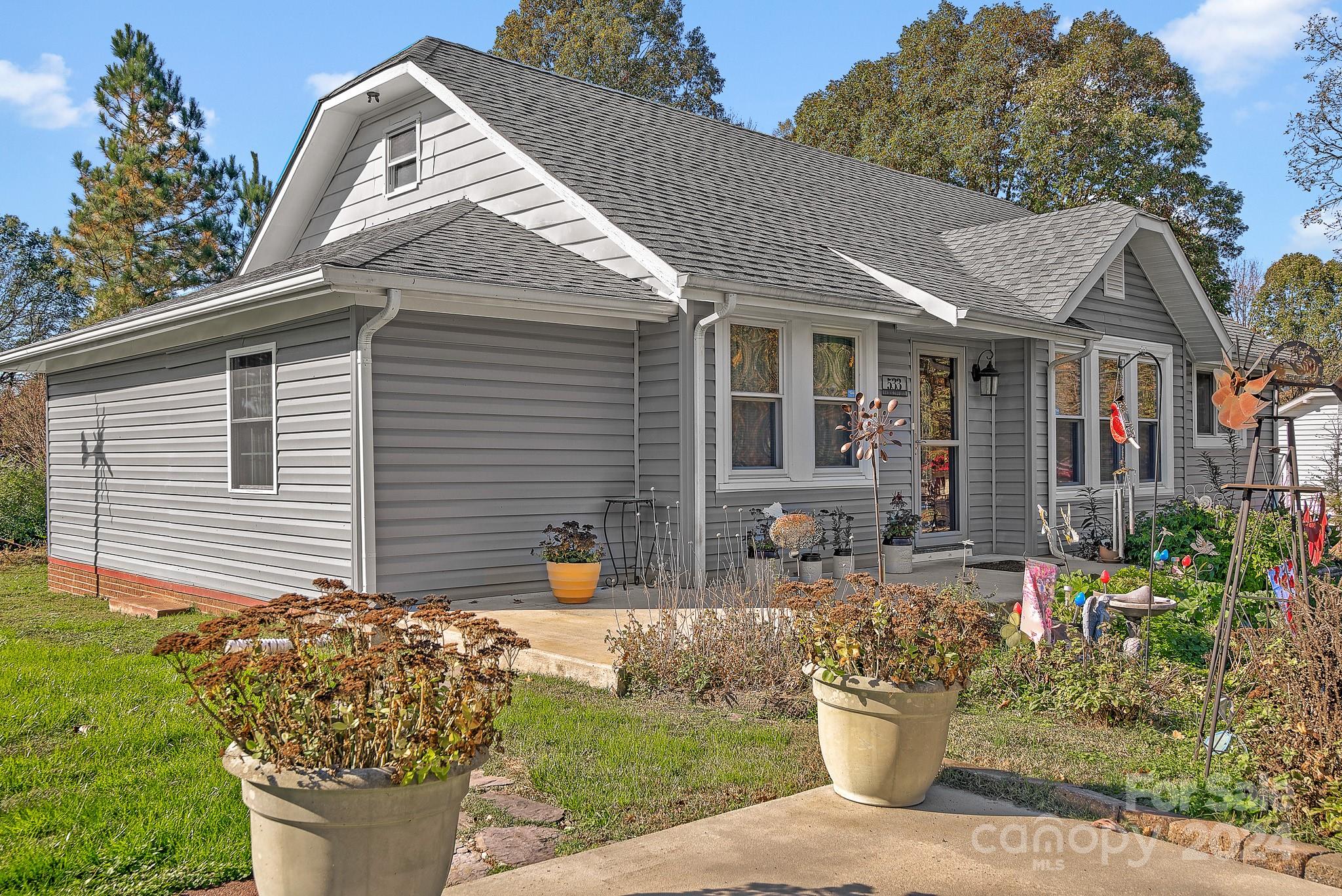 533 Fair Bluff Avenue