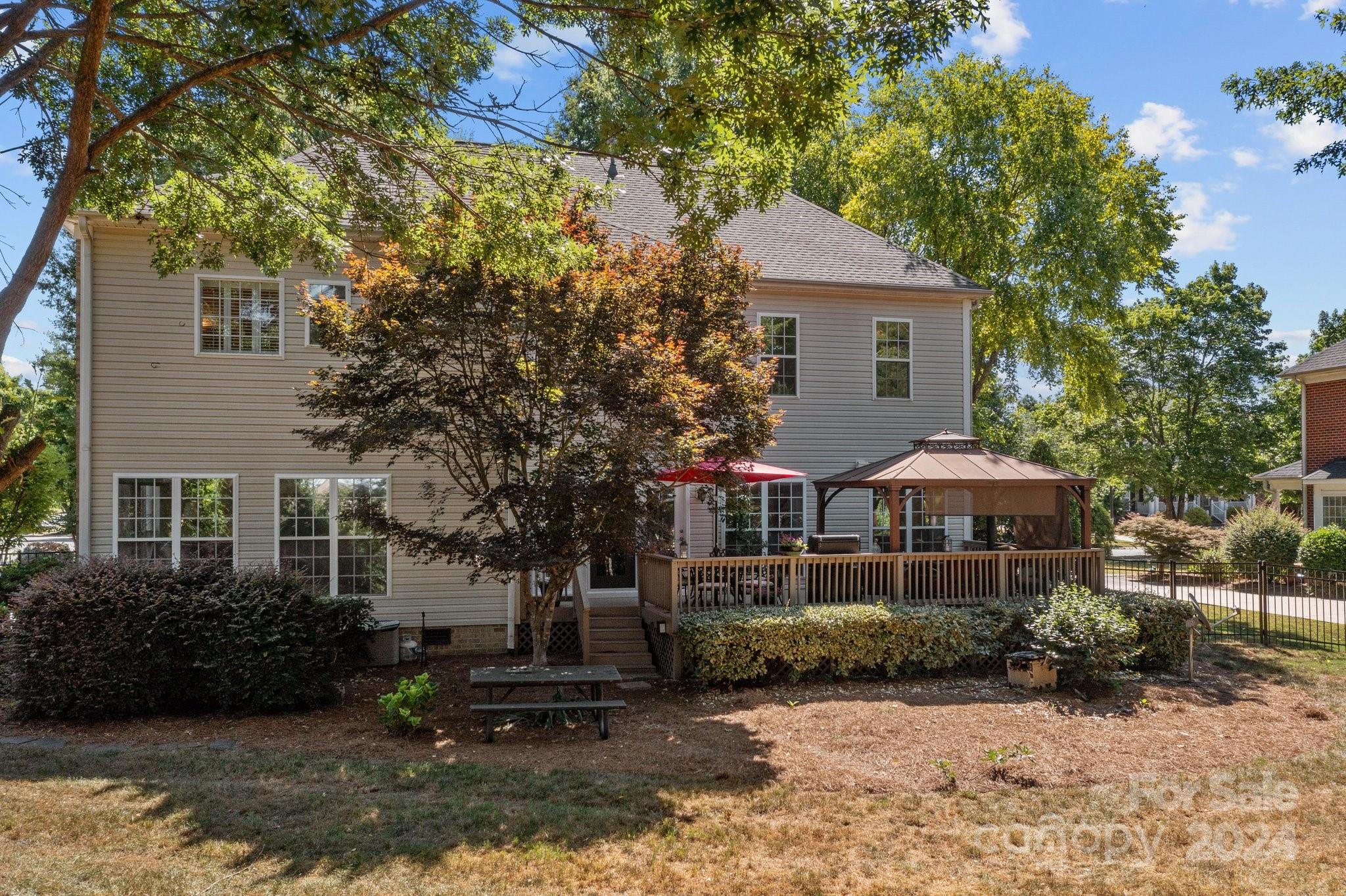 599 Georgetown Drive NW