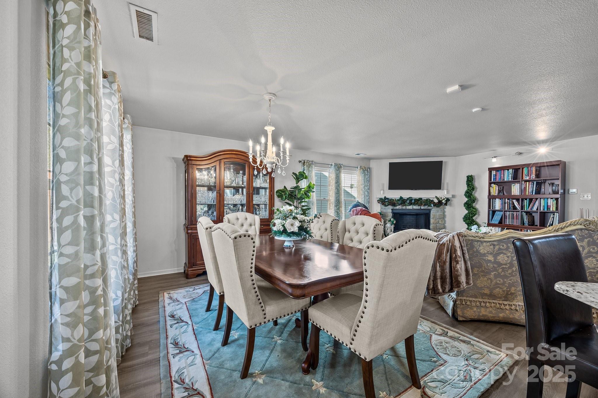 3215 Osceola Lane